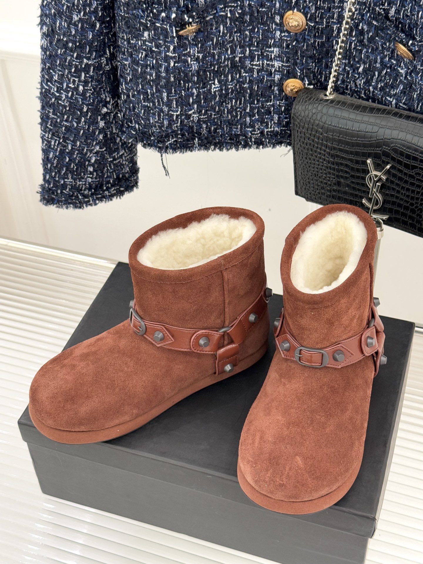 Balenciaga/巴黎世家25WF新品铆钉皮带厚底雪地靴当寒冬鞋履的实用主义遭遇Demna 标志性的