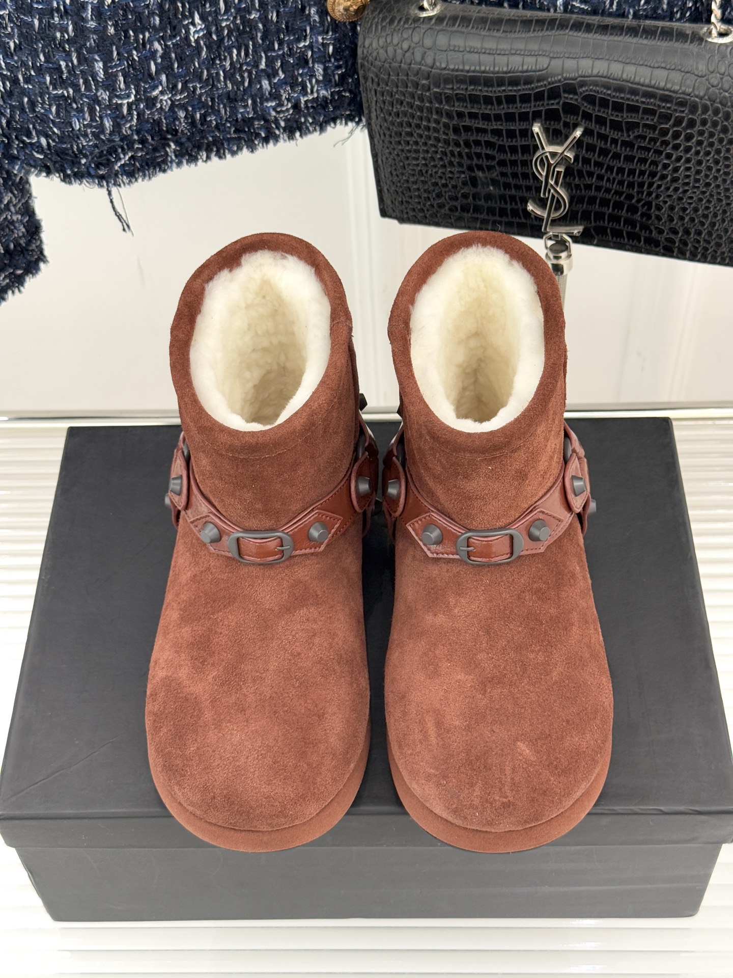 Balenciaga/巴黎世家25WF新品铆钉皮带厚底雪地靴当寒冬鞋履的实用主义遭遇Demna 标志性的