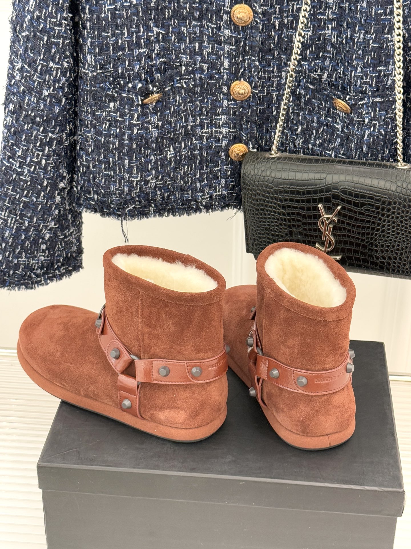 Balenciaga/巴黎世家25WF新品铆钉皮带厚底雪地靴当寒冬鞋履的实用主义遭遇Demna 标志性的