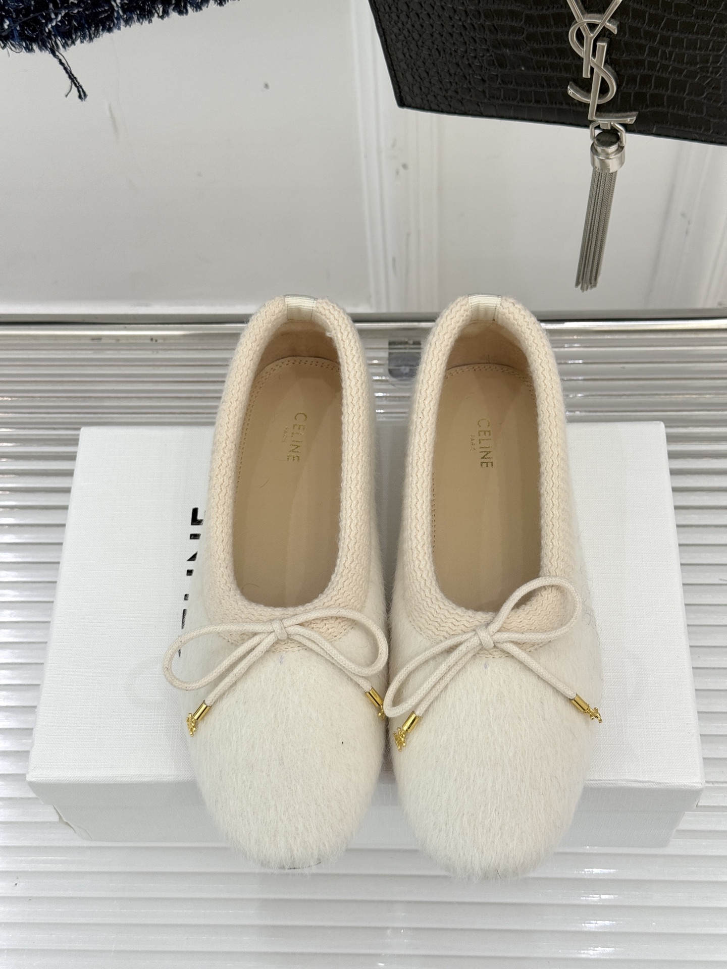 Celine /塞琳25WF新品蝴蝶结针织毛毛平底芭蕾舞鞋当芭蕾美学的灵动邂逅布尔乔亚风的慵懒精致这双芭