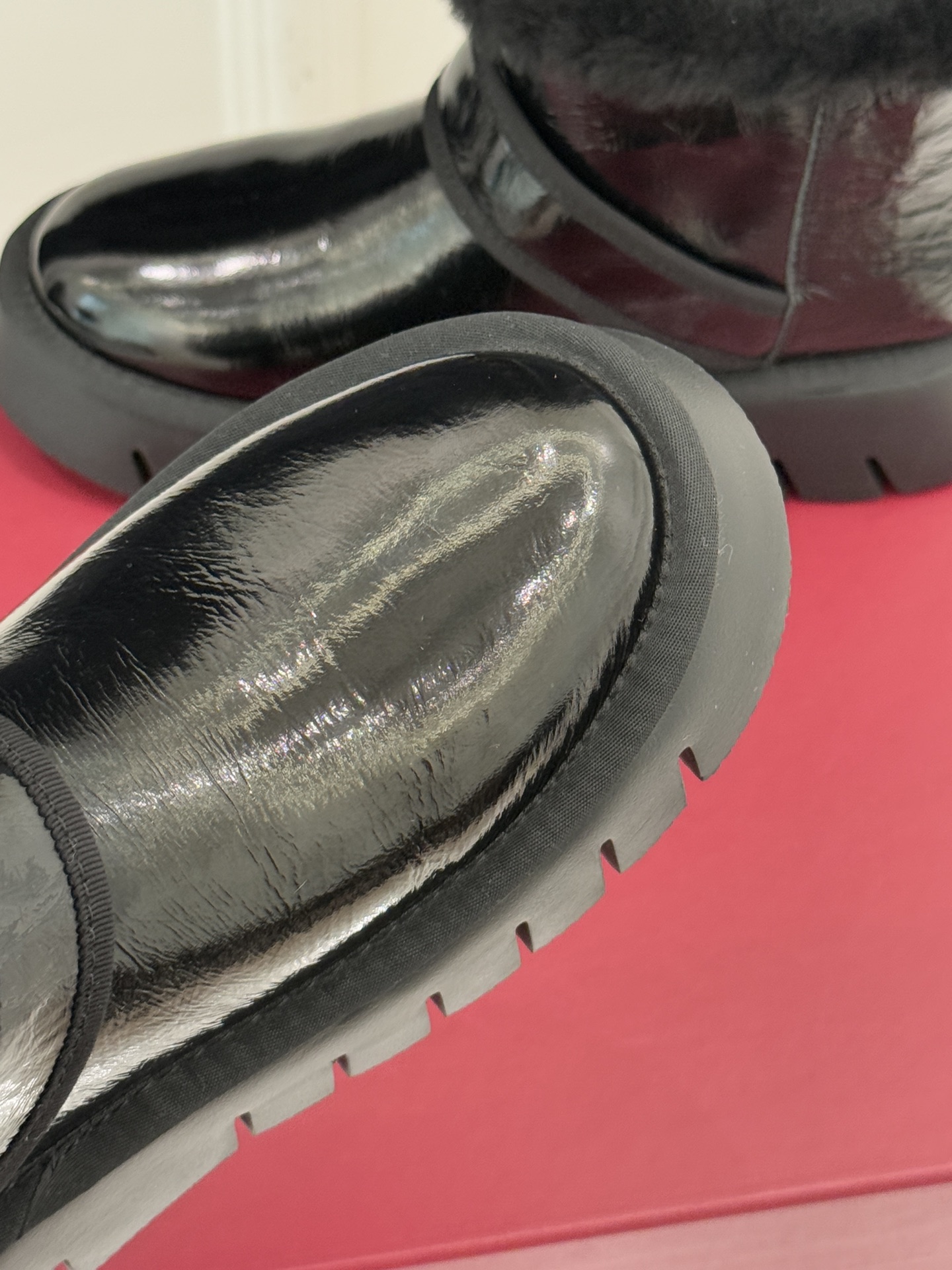 Roger vivier | RV25WF新品方钻扣厚底雪地靴标志性方形水钻扣是视觉焦点施华洛世奇钻饰星