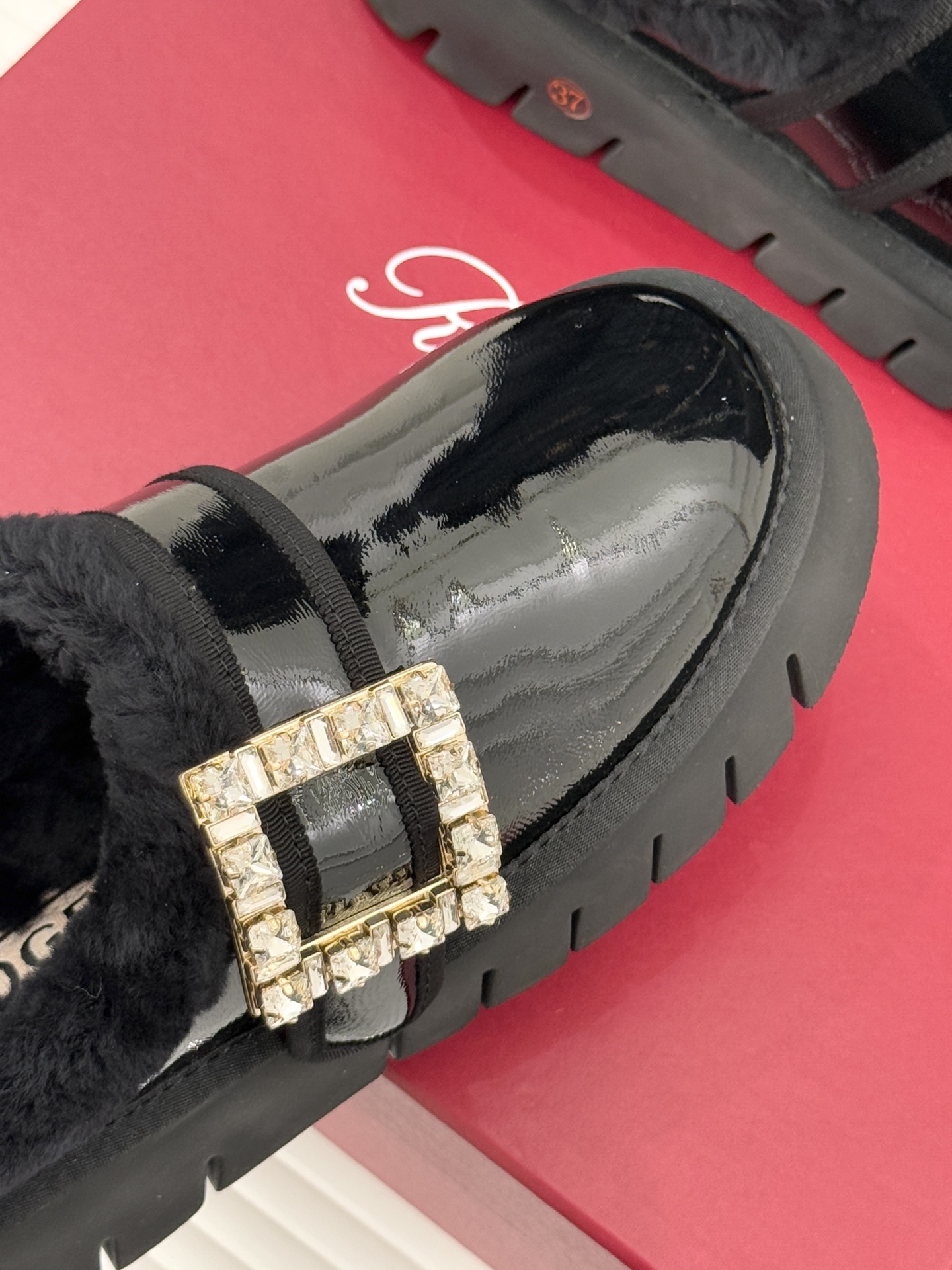 Roger vivier | RV25WF新品方钻扣厚底雪地靴标志性方形水钻扣是视觉焦点施华洛世奇钻饰星