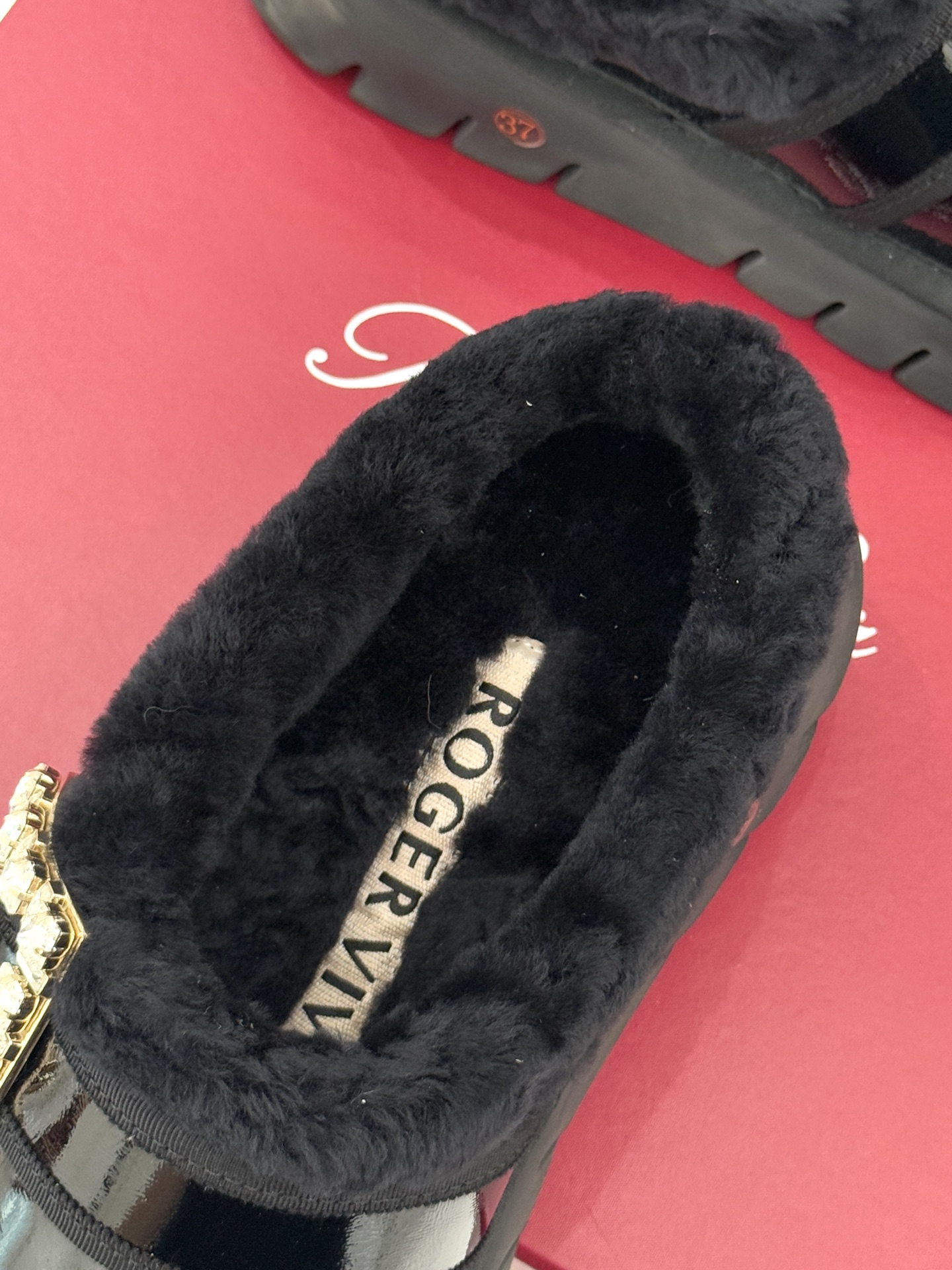Roger vivier | RV25WF新品方钻扣厚底雪地靴标志性方形水钻扣是视觉焦点施华洛世奇钻饰星