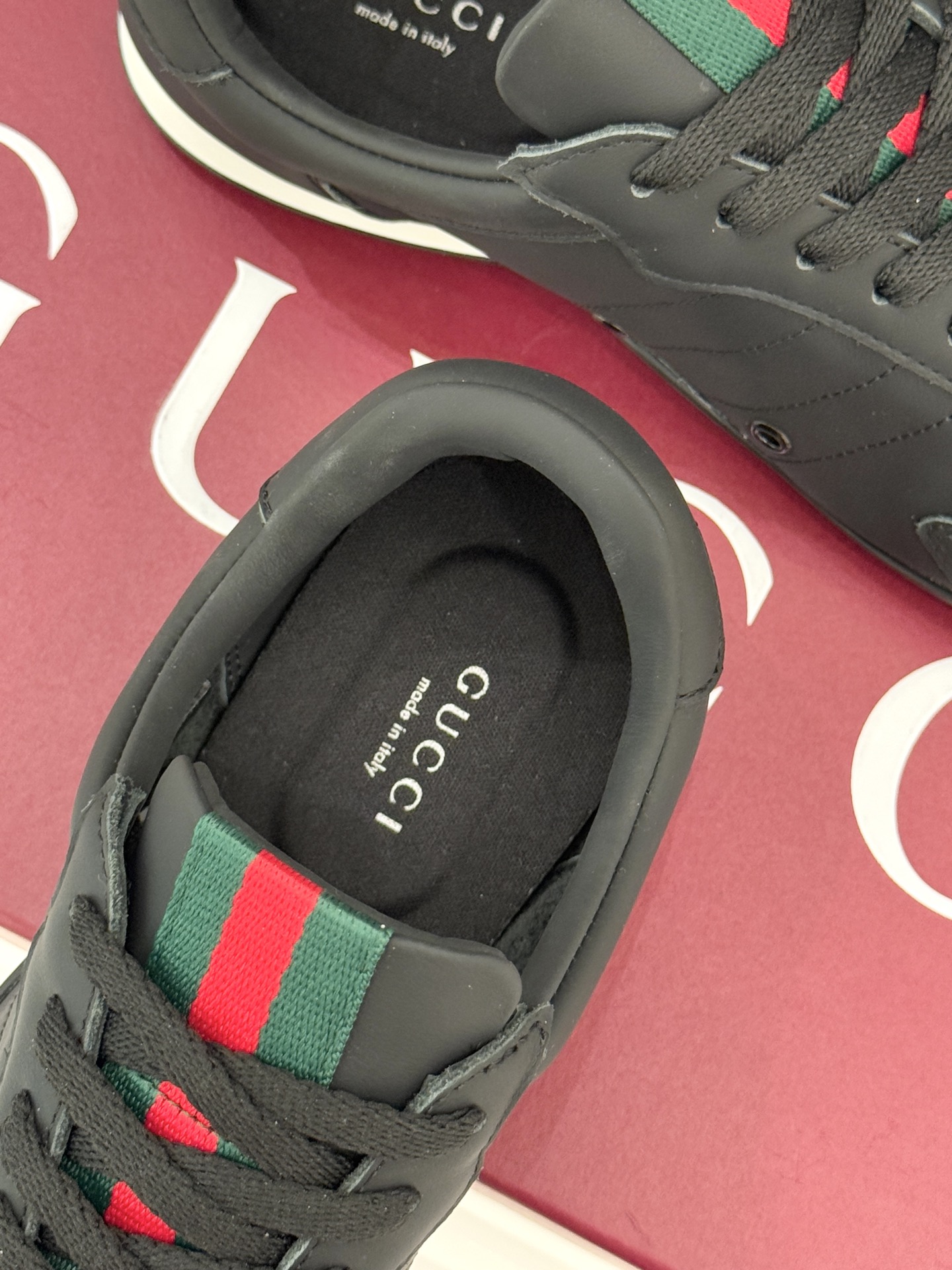 男码＋10Gucci/古驰25WF新品彩虹织带休闲德训鞋当70年代运动基因遇上大胆色彩表达这款休闲德训鞋