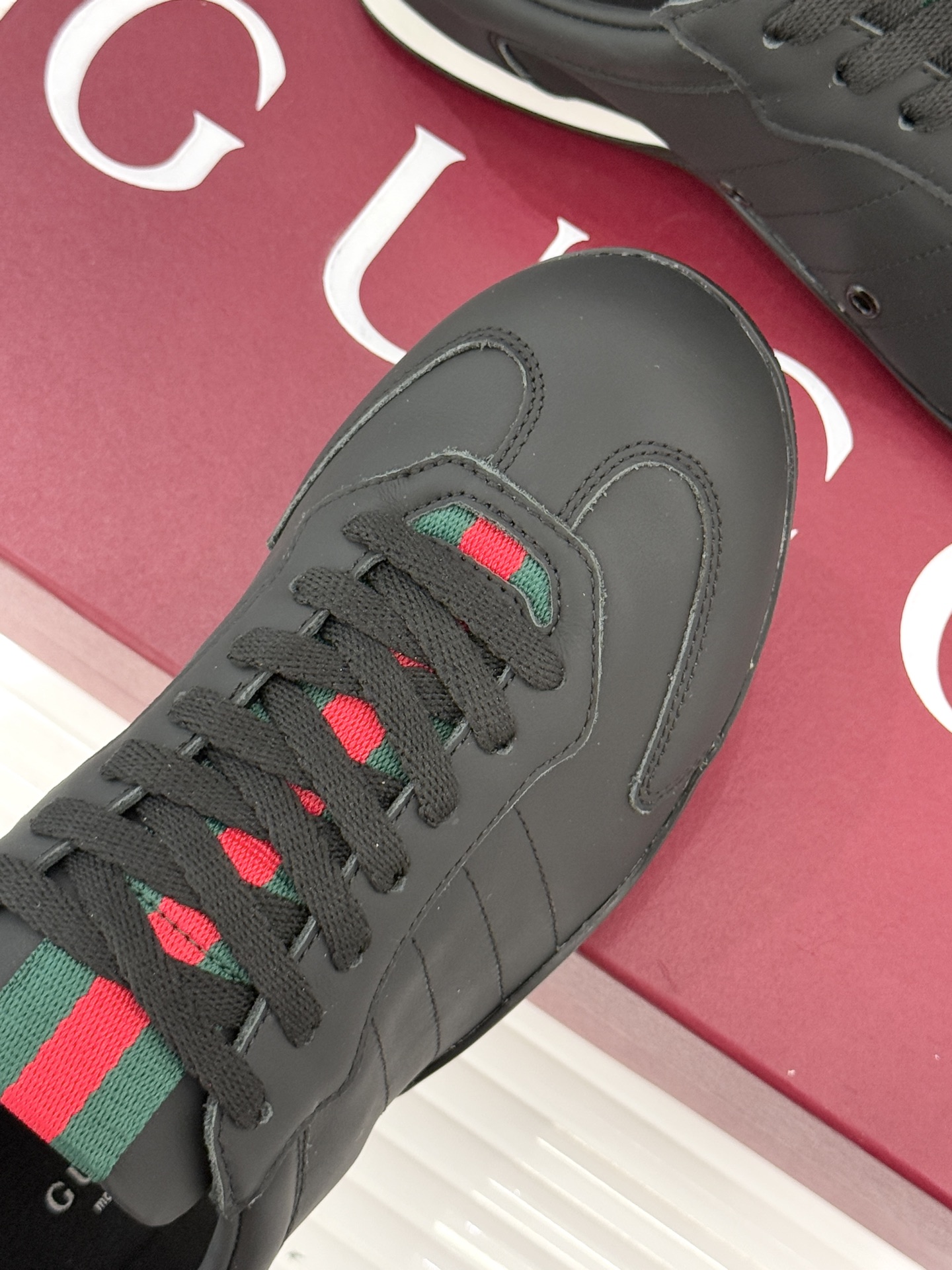 男码＋10Gucci/古驰25WF新品彩虹织带休闲德训鞋当70年代运动基因遇上大胆色彩表达这款休闲德训鞋