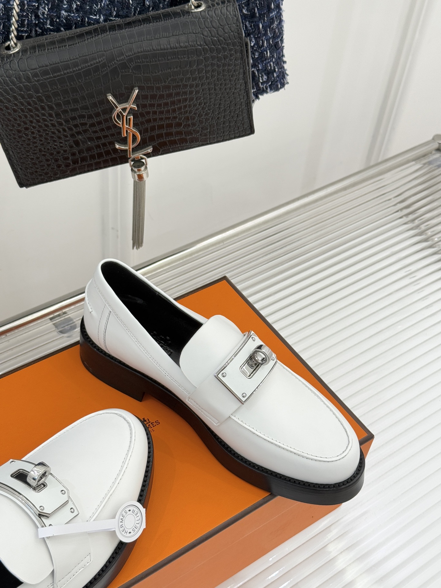 （配原版飞机盒）Hermès/爱马仕25WF新品Kelly扣复古厚底乐福鞋 当传奇Kelly扣邂逅复古厚