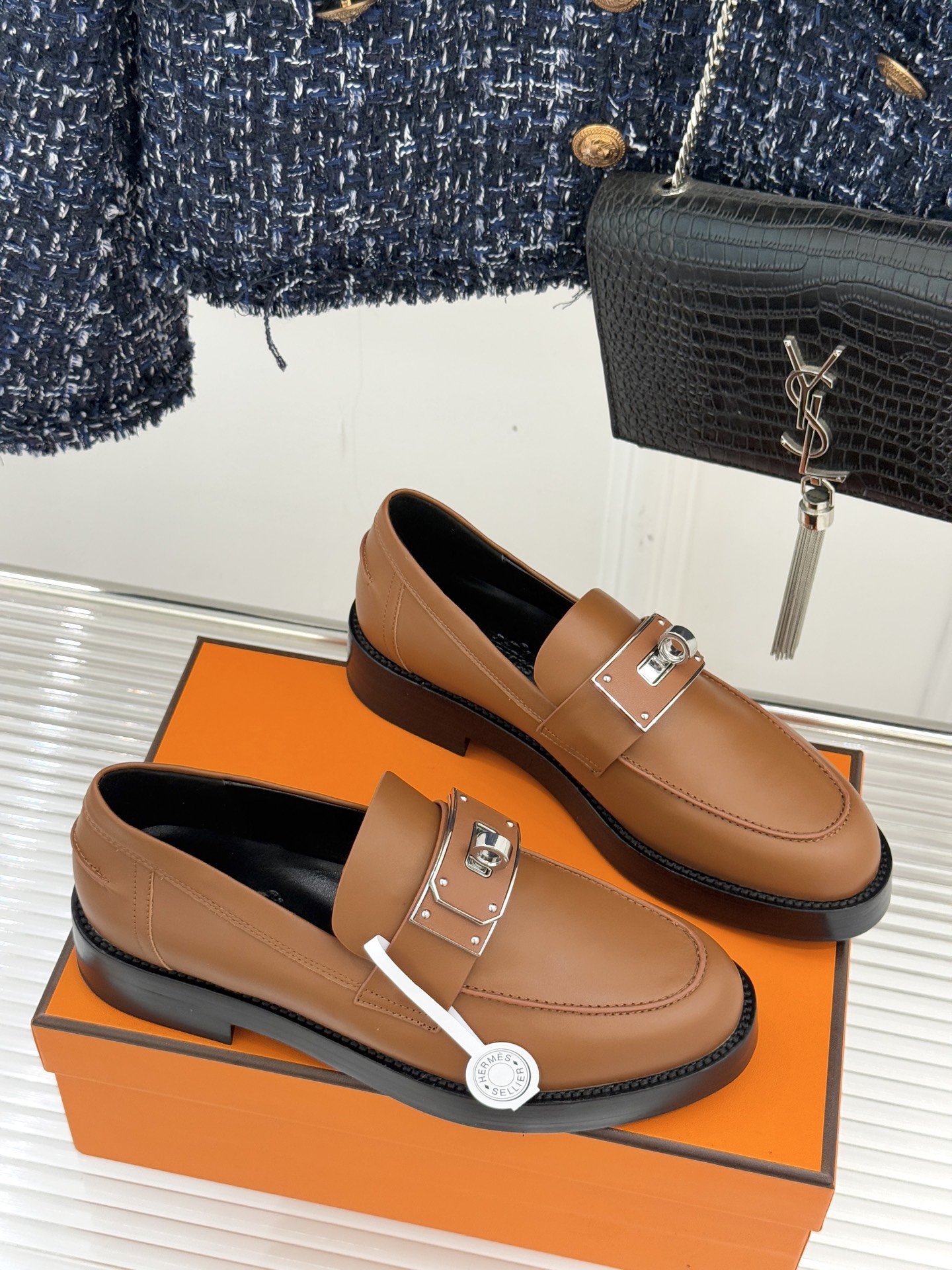 （配原版飞机盒）Hermès/爱马仕25WF新品Kelly扣复古厚底乐福鞋 当传奇Kelly扣邂逅复古厚