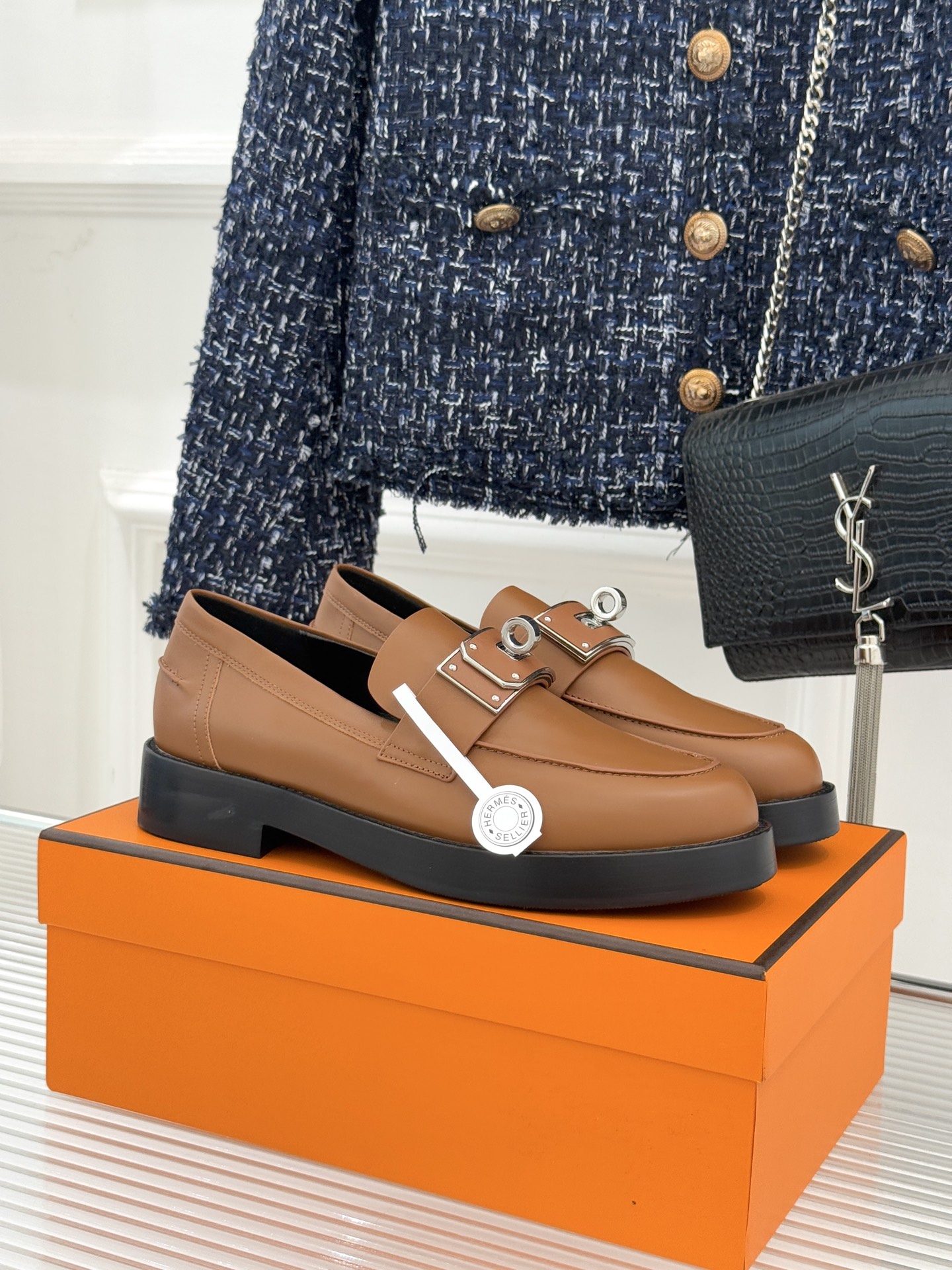 （配原版飞机盒）Hermès/爱马仕25WF新品Kelly扣复古厚底乐福鞋 当传奇Kelly扣邂逅复古厚