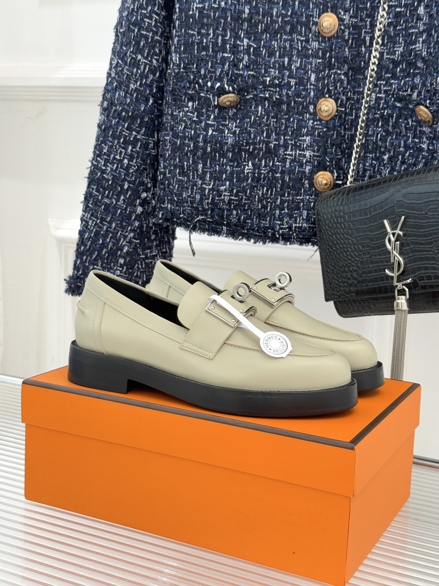 （配原版飞机盒）Hermès/爱马仕25WF新品Kelly扣复古厚底乐福鞋 当传奇Kelly扣邂逅复古厚