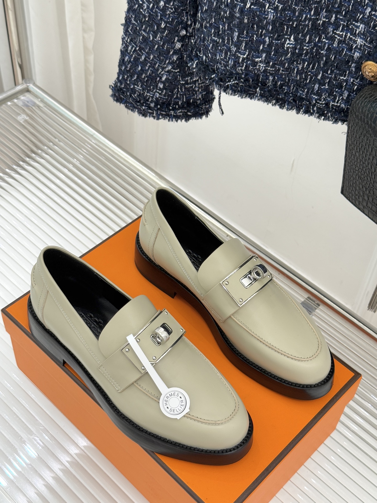 （配原版飞机盒）Hermès/爱马仕25WF新品Kelly扣复古厚底乐福鞋 当传奇Kelly扣邂逅复古厚