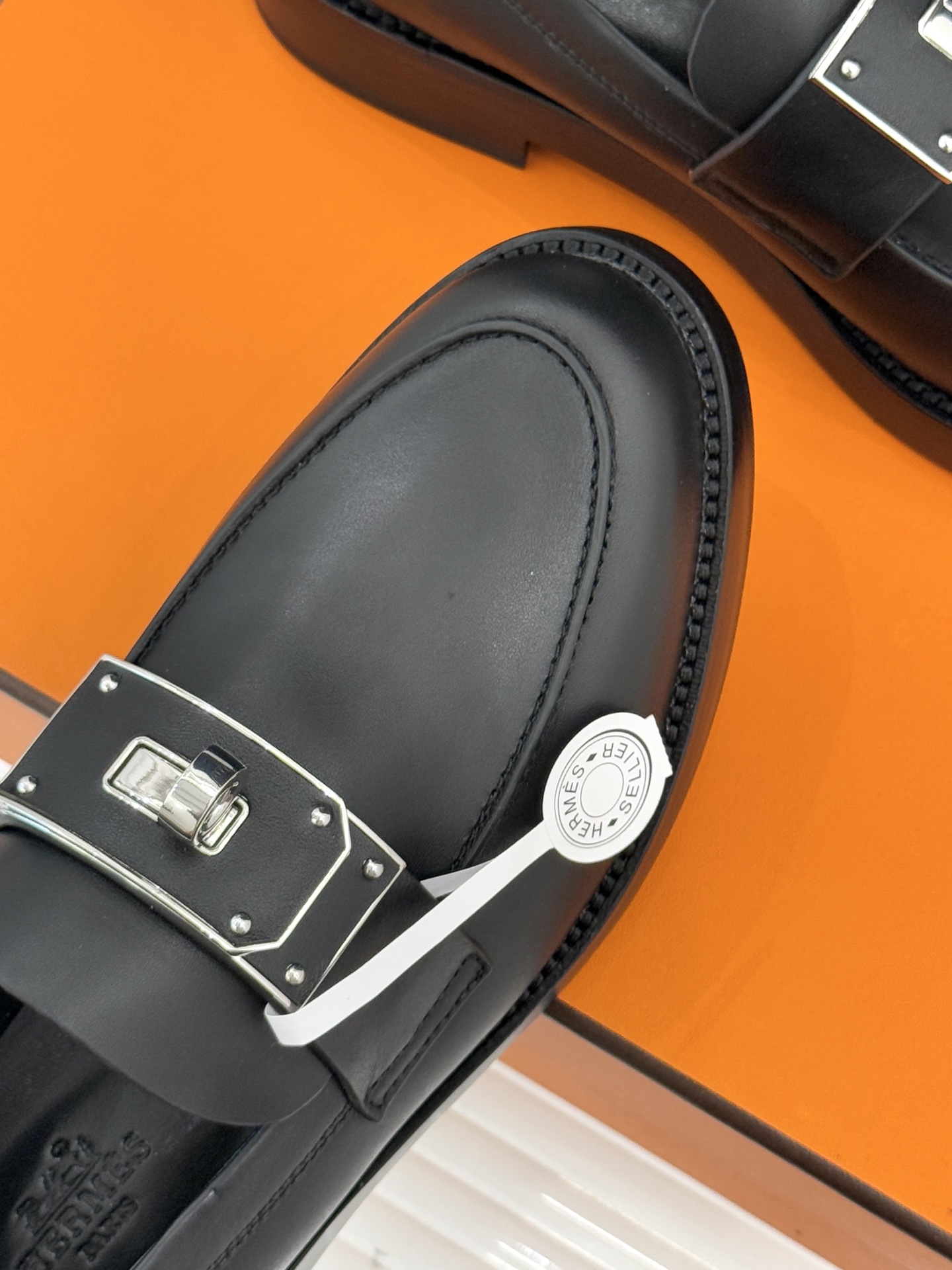 （配原版飞机盒）Hermès/爱马仕25WF新品Kelly扣复古厚底乐福鞋 当传奇Kelly扣邂逅复古厚