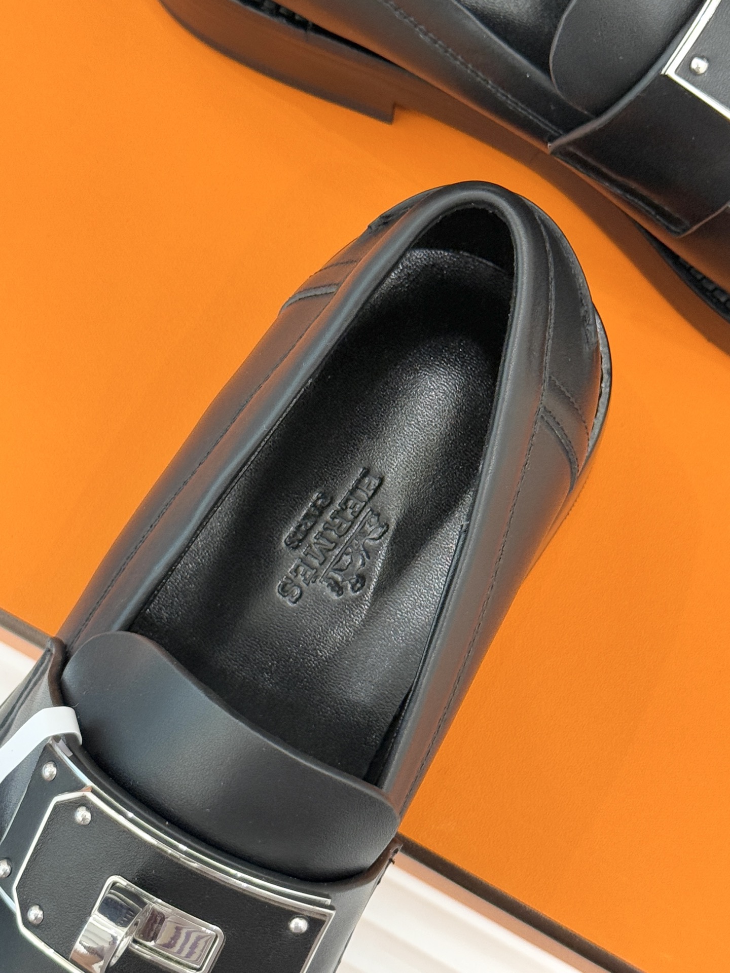 （配原版飞机盒）Hermès/爱马仕25WF新品Kelly扣复古厚底乐福鞋 当传奇Kelly扣邂逅复古厚