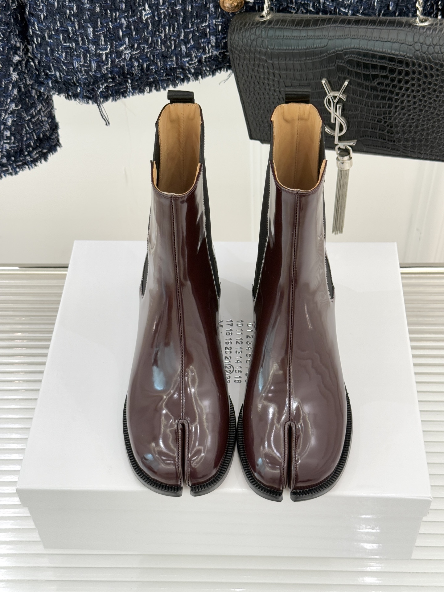 Maison Margiela｜MM625WF新品爆款tabi分趾切尔西短靴当哥特式建筑的凌厉线条邂逅东