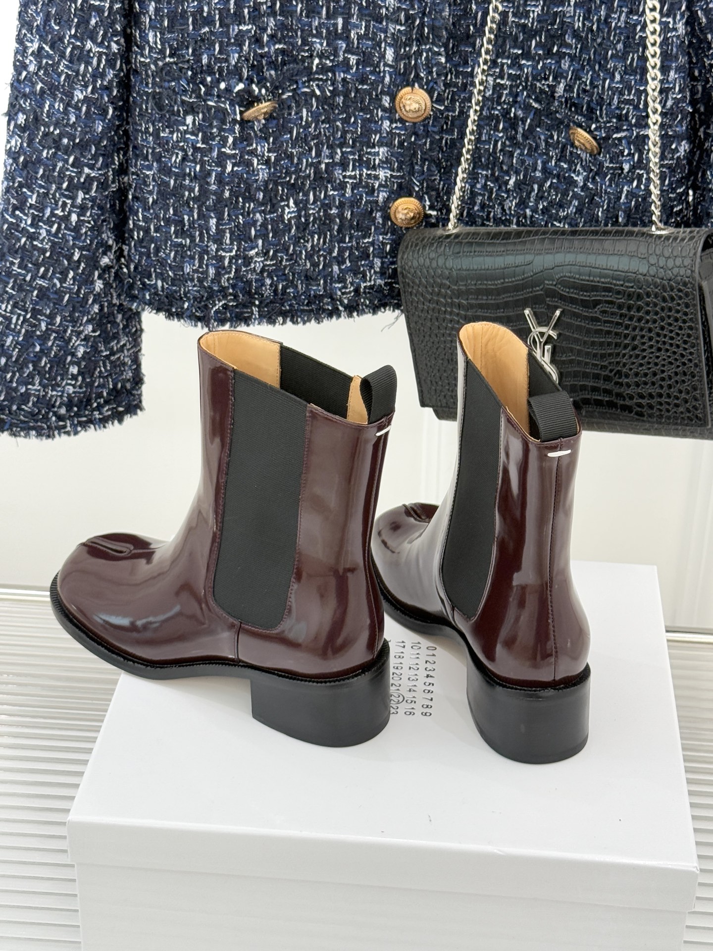 Maison Margiela｜MM625WF新品爆款tabi分趾切尔西短靴当哥特式建筑的凌厉线条邂逅东