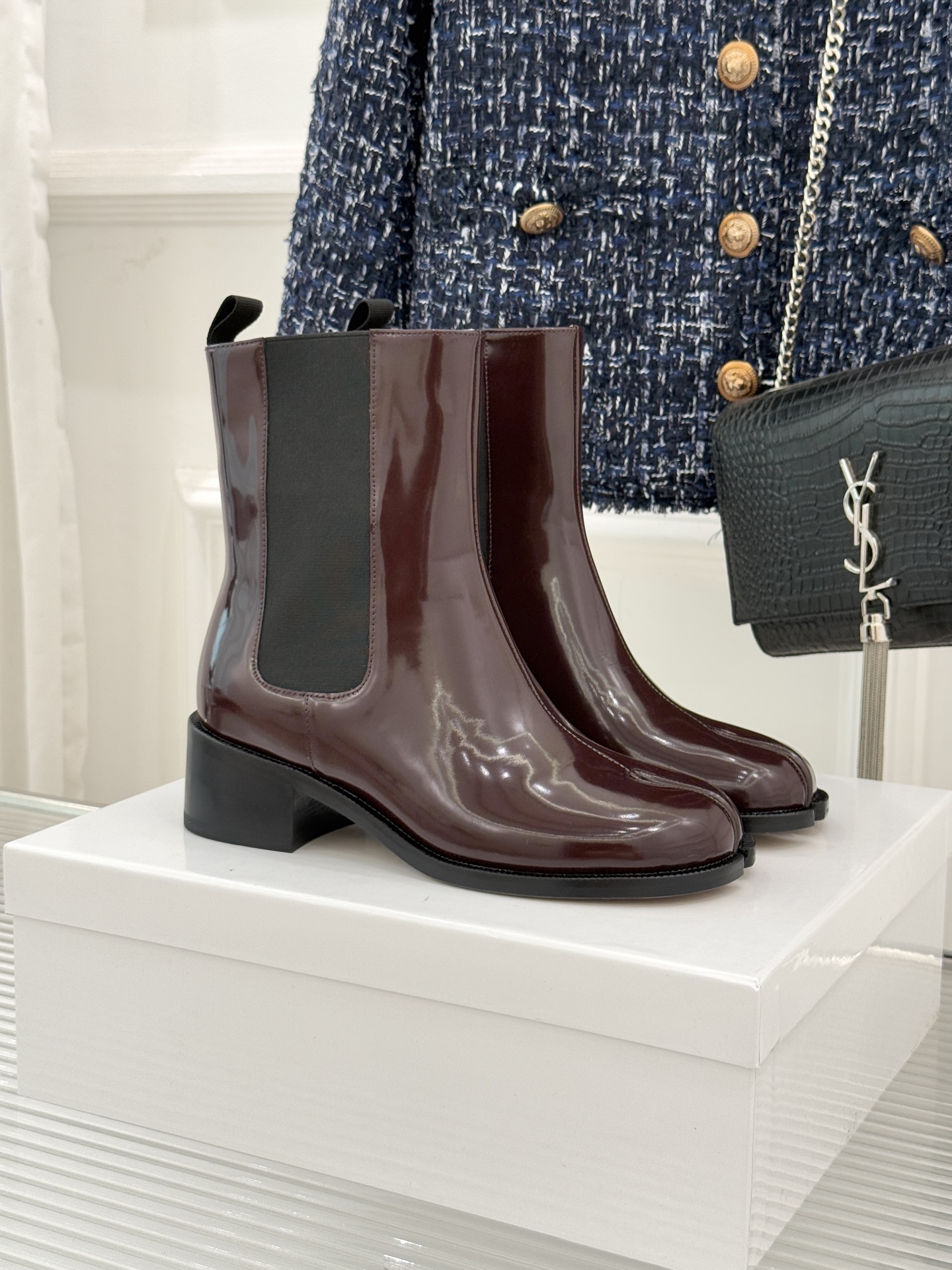 Maison Margiela｜MM625WF新品爆款tabi分趾切尔西短靴当哥特式建筑的凌厉线条邂逅东