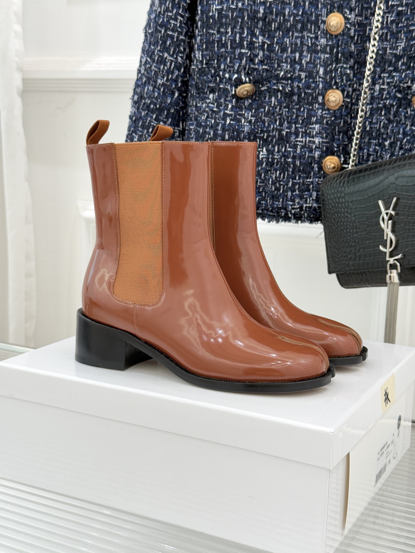 Maison Margiela｜MM625WF新品爆款tabi分趾切尔西短靴当哥特式建筑的凌厉线条邂逅东