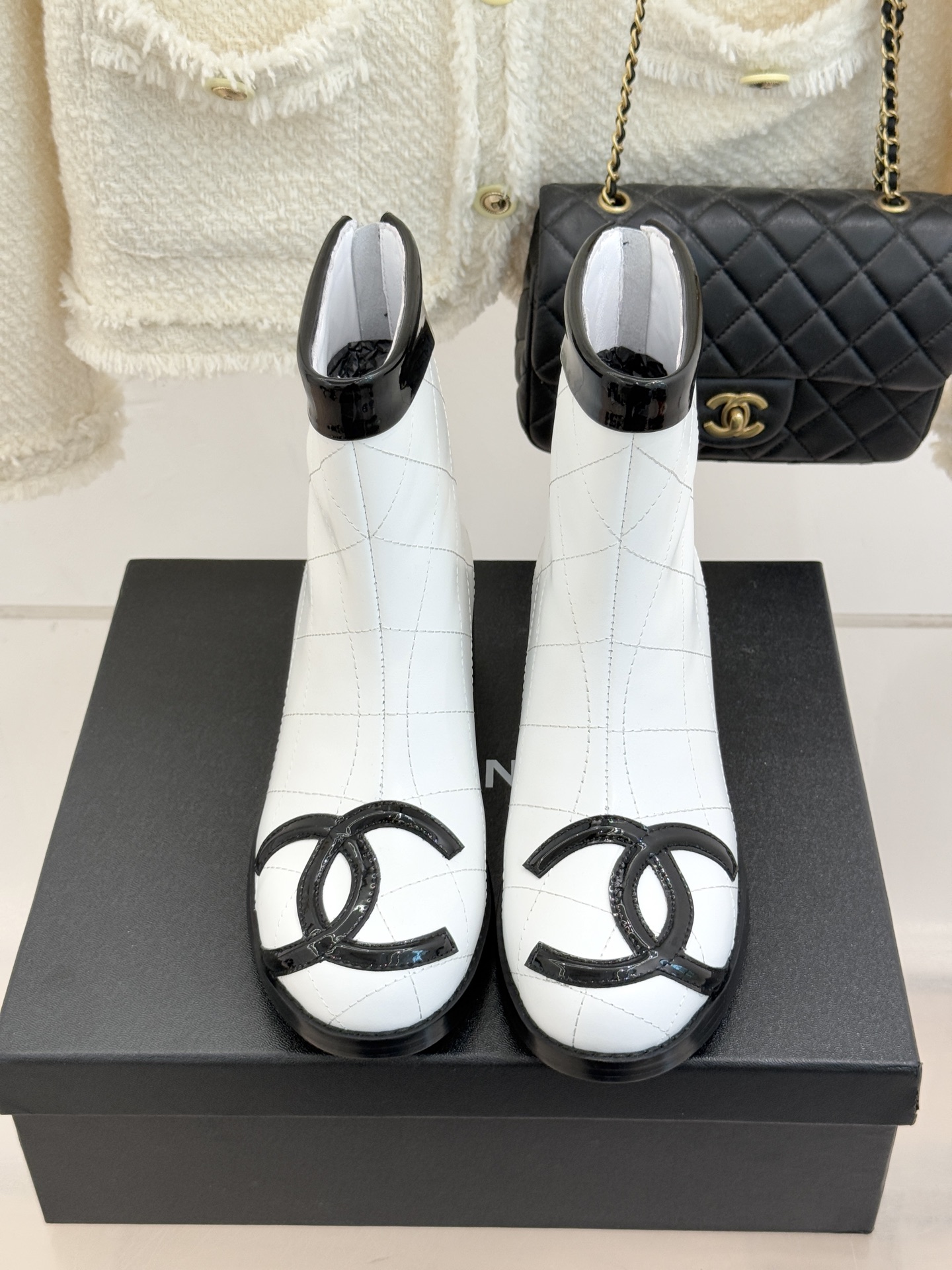CHANE*｜小香经典大双C菱格中古靴子系列！这双丽珍鞋 简直是时尚长河里的璀璨明珠它的设计极具辨识度 
