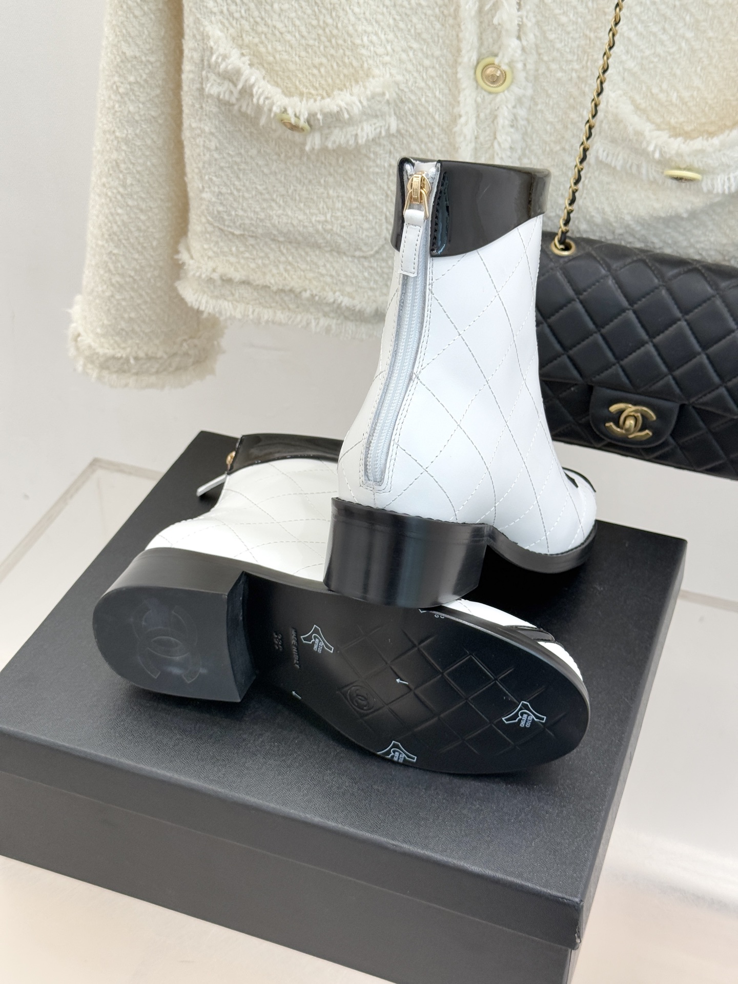 CHANE*｜小香经典大双C菱格中古靴子系列！这双丽珍鞋 简直是时尚长河里的璀璨明珠它的设计极具辨识度 