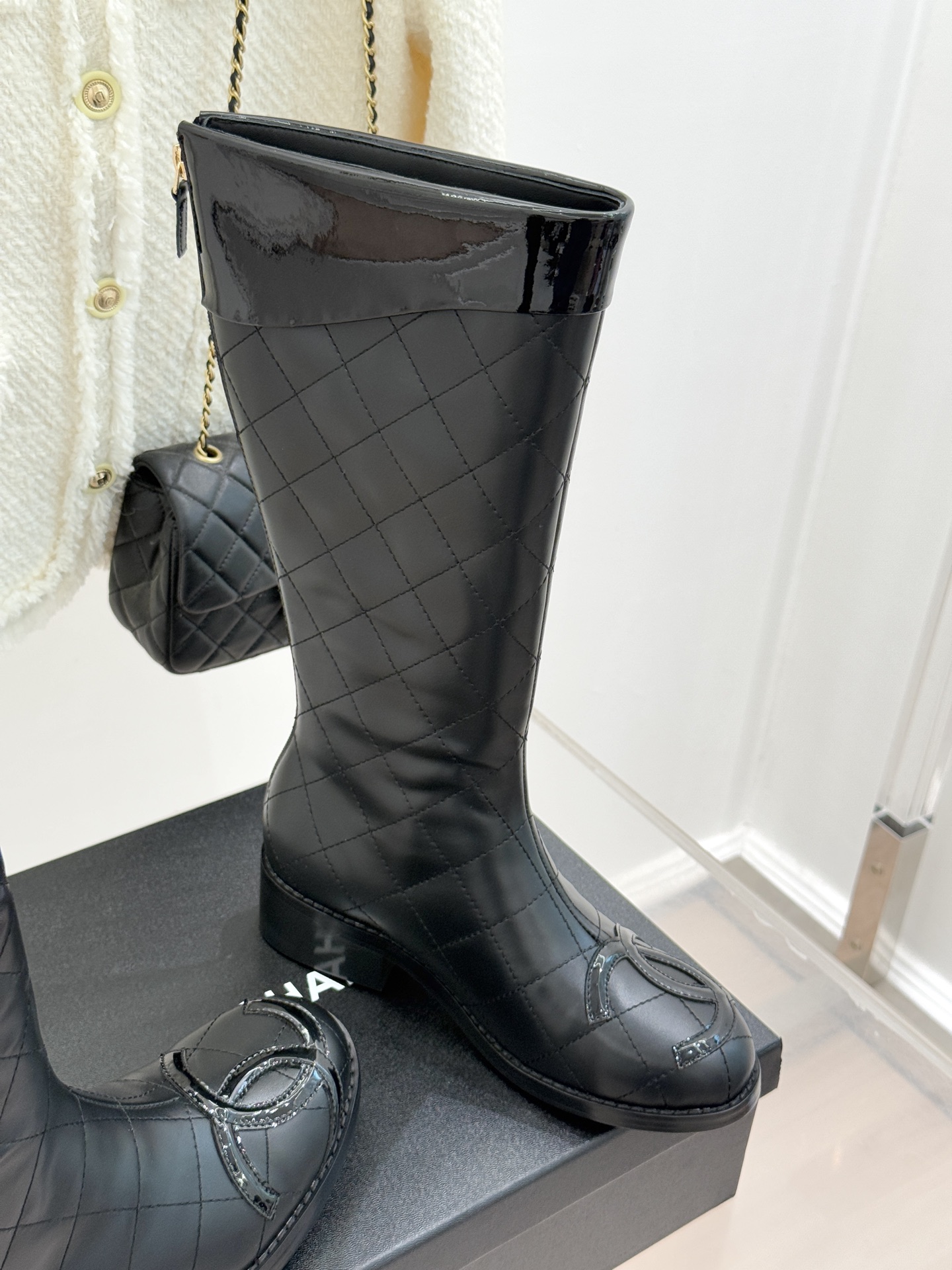 CHANE*｜小香经典大双C菱格中古靴子系列！这双丽珍鞋 简直是时尚长河里的璀璨明珠它的设计极具辨识度 