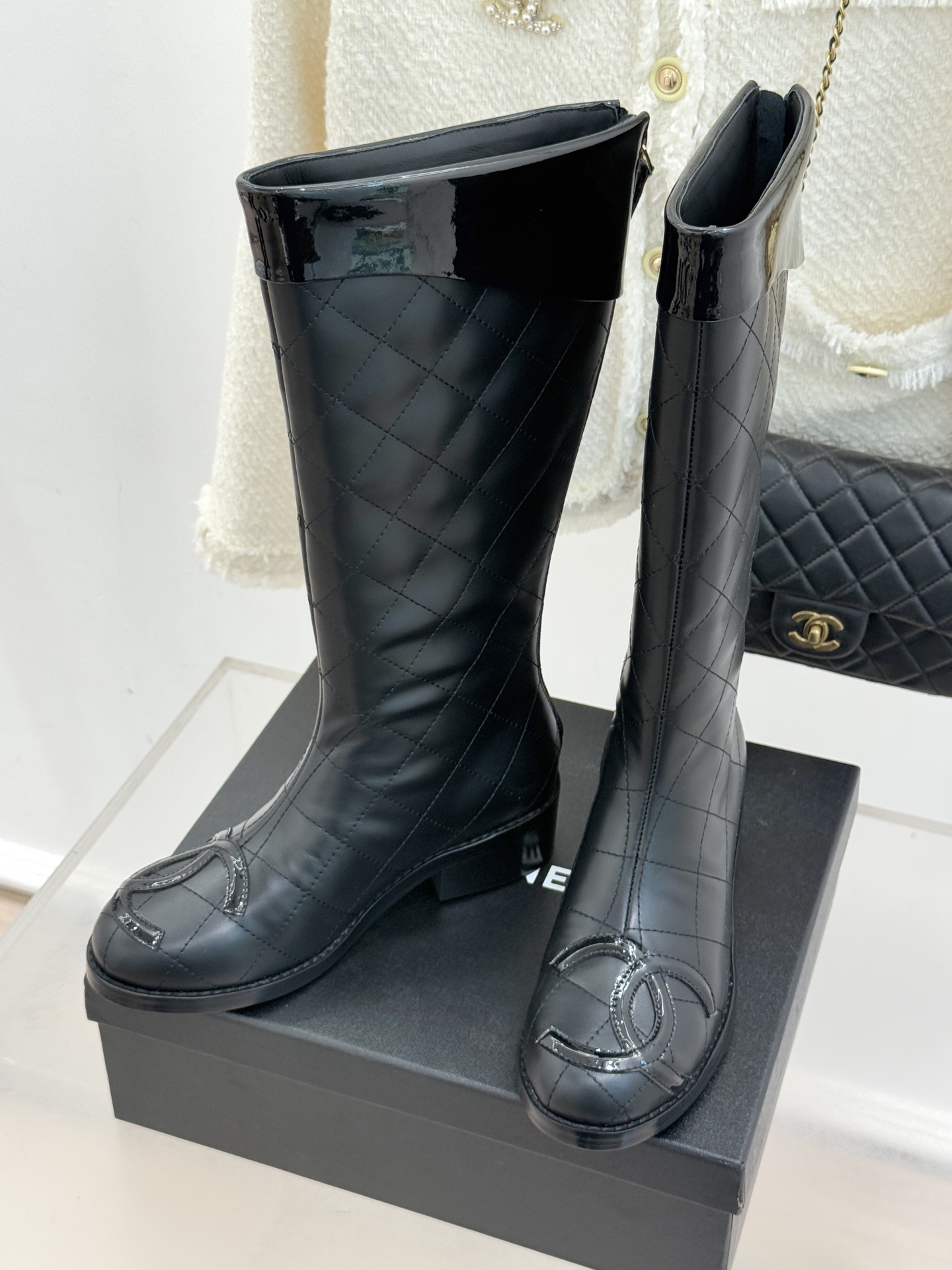 CHANE*｜小香经典大双C菱格中古靴子系列！这双丽珍鞋 简直是时尚长河里的璀璨明珠它的设计极具辨识度 