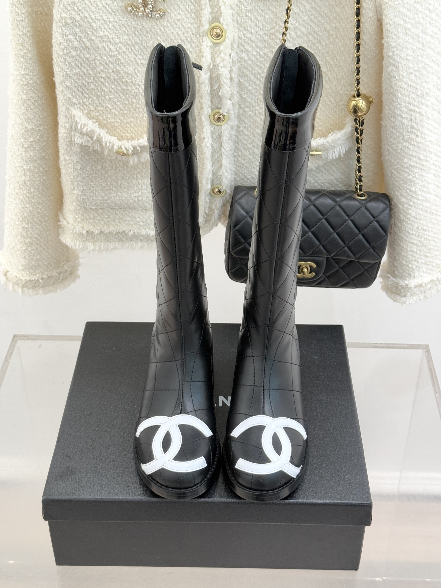 CHANE*｜小香经典大双C菱格中古靴子系列！这双丽珍鞋 简直是时尚长河里的璀璨明珠它的设计极具辨识度 