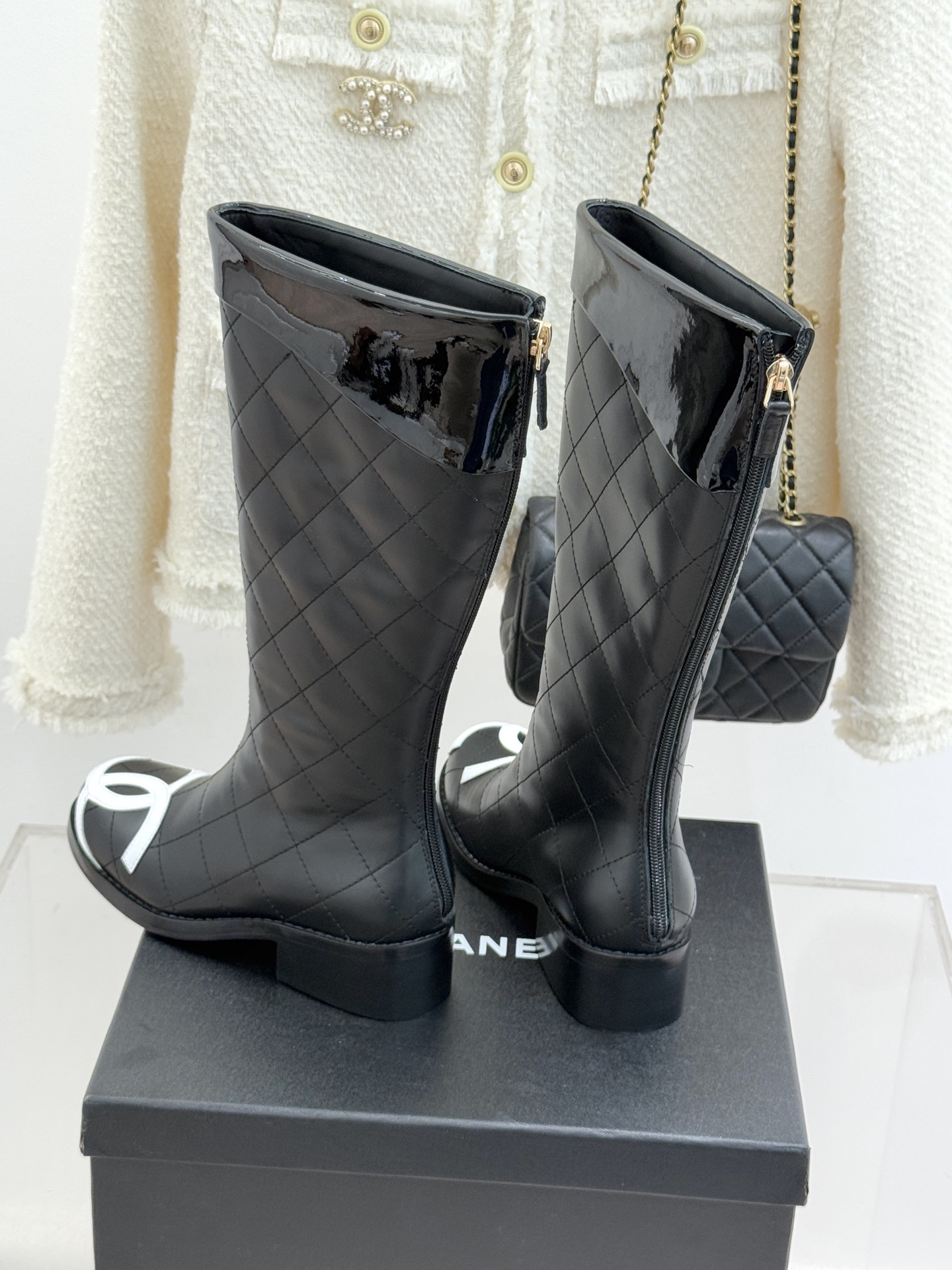 CHANE*｜小香经典大双C菱格中古靴子系列！这双丽珍鞋 简直是时尚长河里的璀璨明珠它的设计极具辨识度 