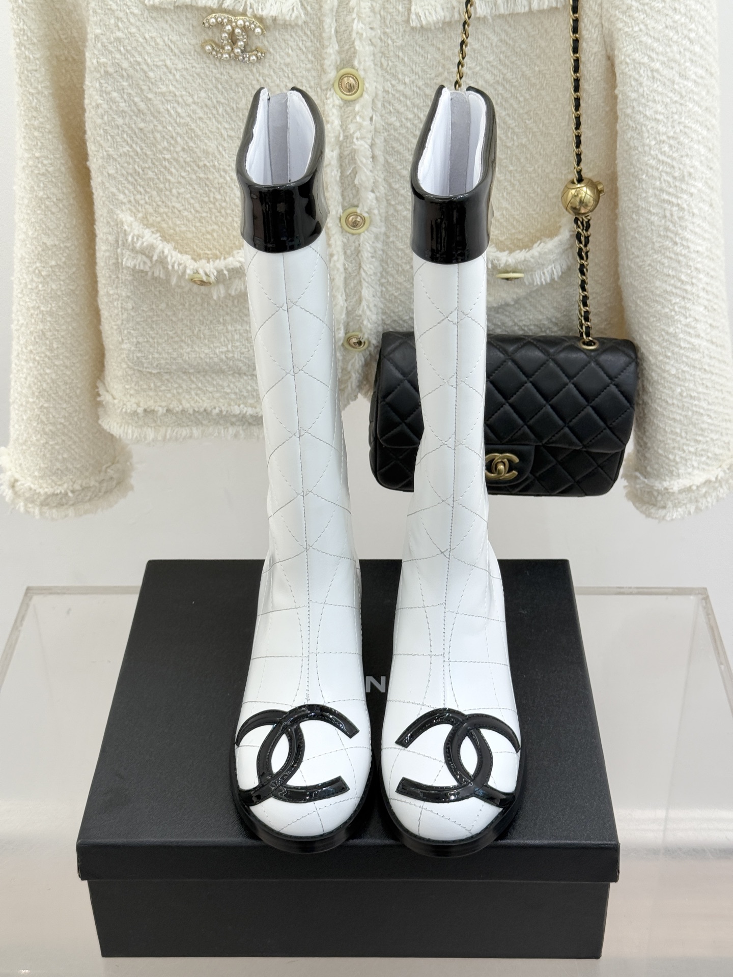 CHANE*｜小香经典大双C菱格中古靴子系列！这双丽珍鞋 简直是时尚长河里的璀璨明珠它的设计极具辨识度 