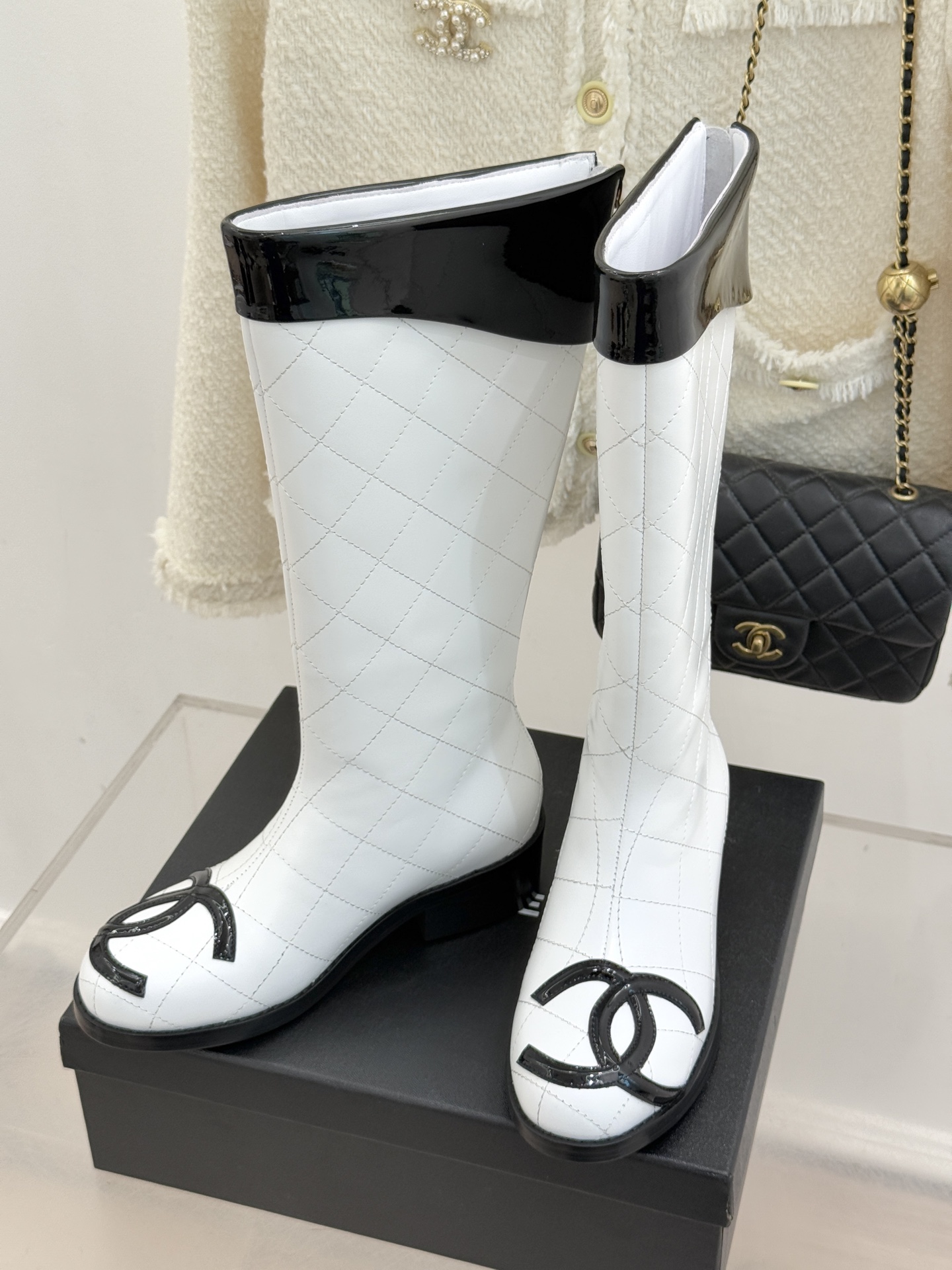 CHANE*｜小香经典大双C菱格中古靴子系列！这双丽珍鞋 简直是时尚长河里的璀璨明珠它的设计极具辨识度 