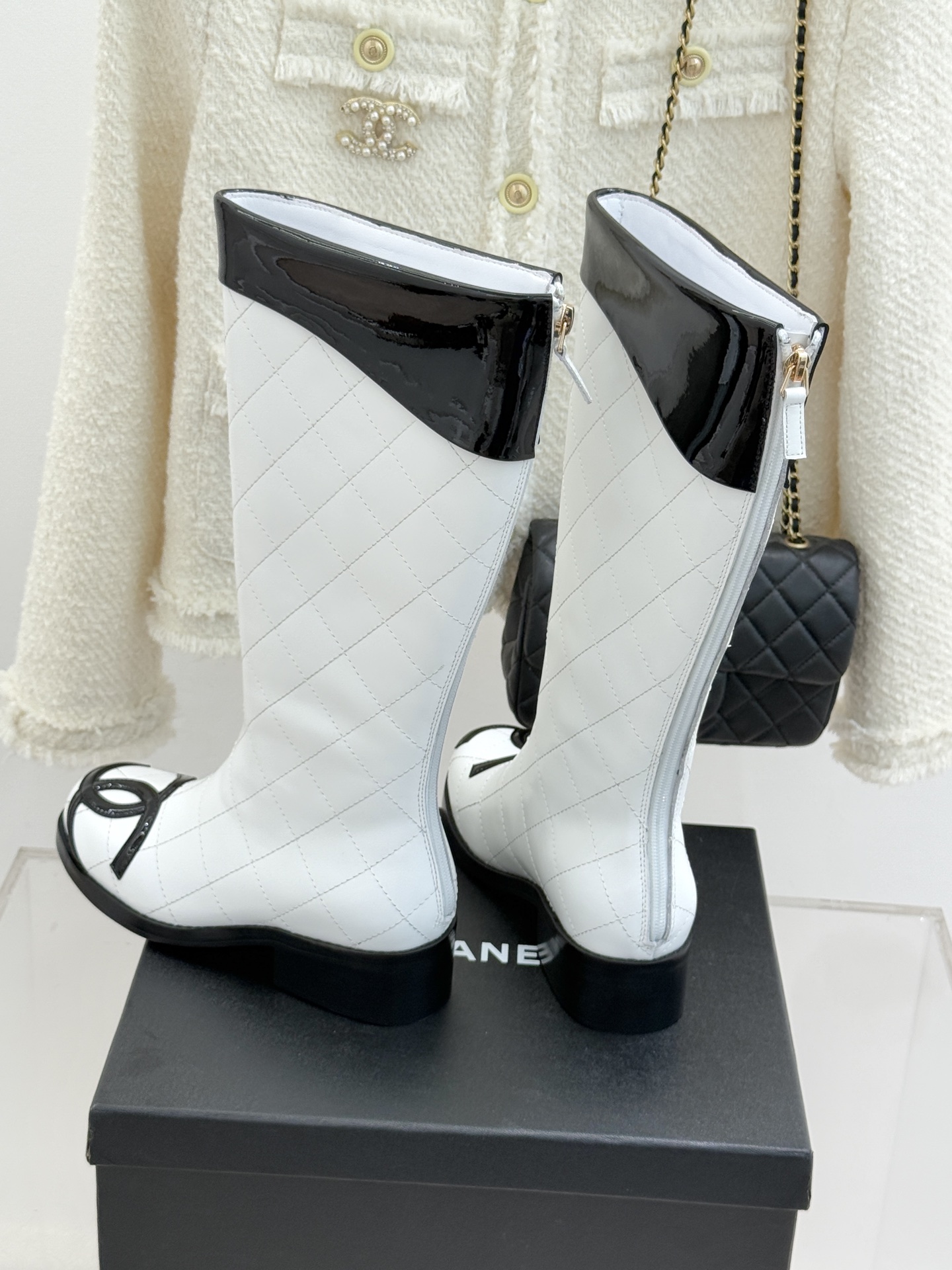 CHANE*｜小香经典大双C菱格中古靴子系列！这双丽珍鞋 简直是时尚长河里的璀璨明珠它的设计极具辨识度 