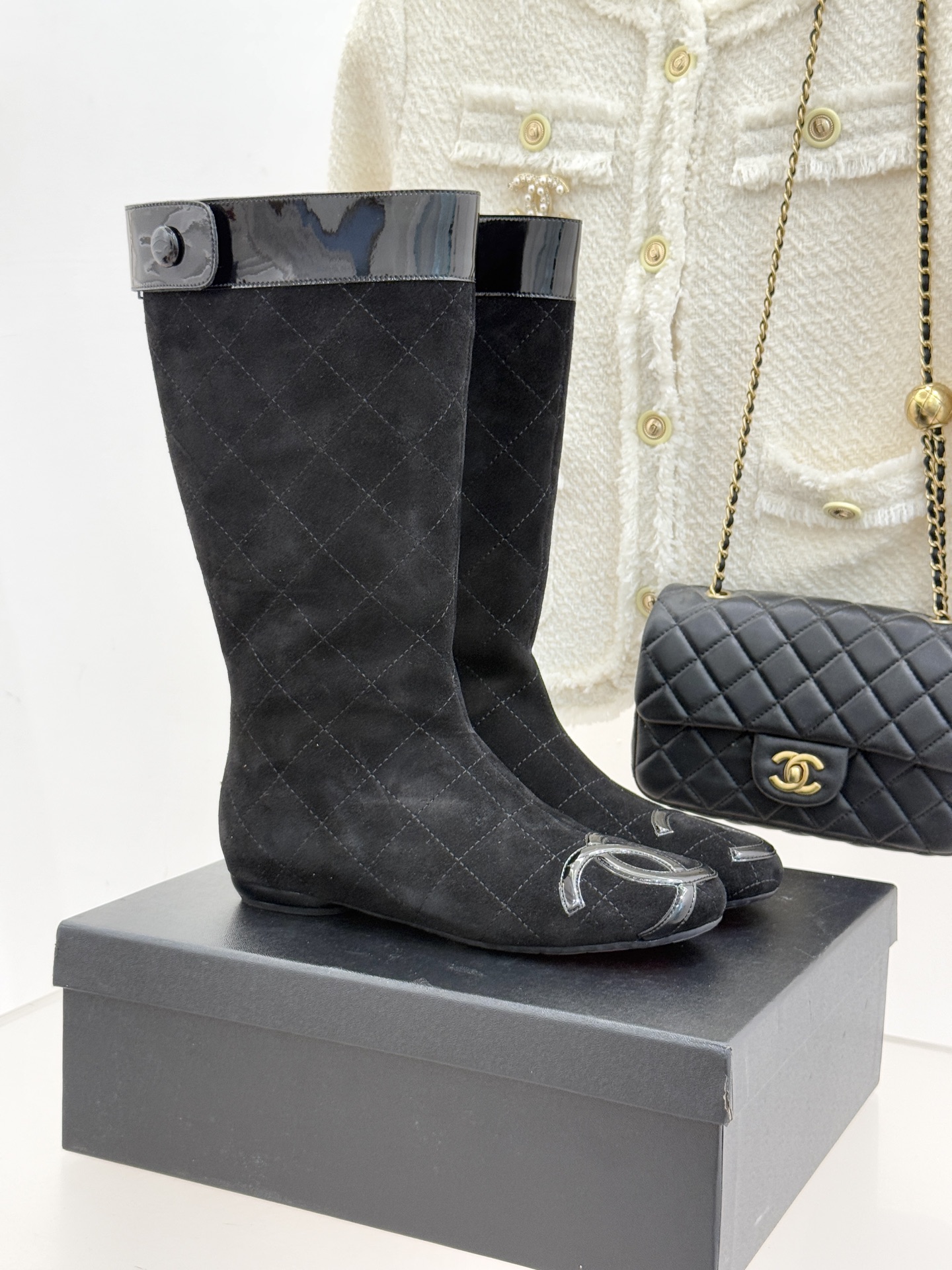 CHANE*｜小香经典大双C菱格中古中筒靴这双丽珍鞋 简直是时尚长河里的璀璨明珠它的设计极具辨识度 大双