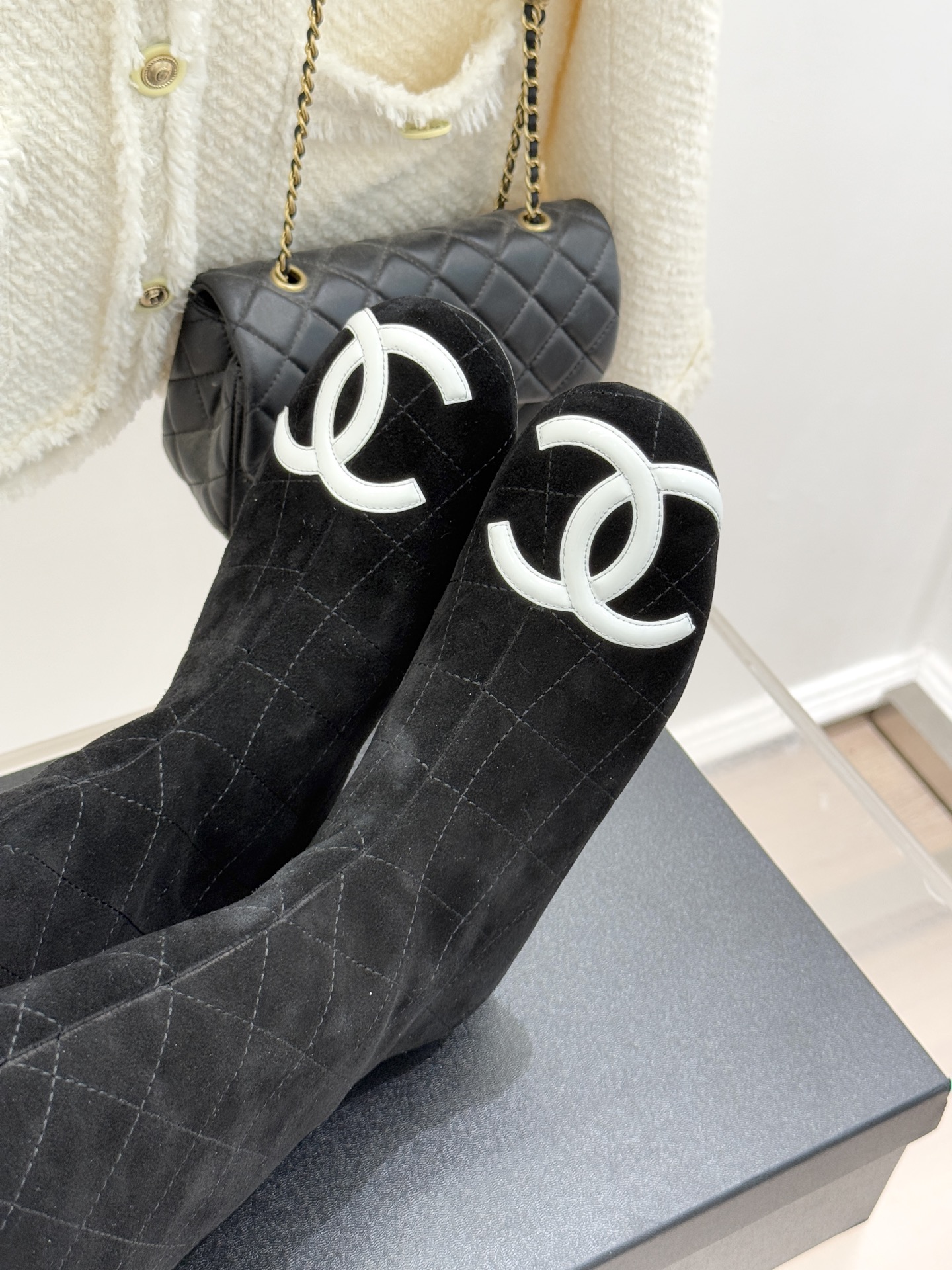 CHANE*｜小香经典大双C菱格中古中筒靴这双丽珍鞋 简直是时尚长河里的璀璨明珠它的设计极具辨识度 大双