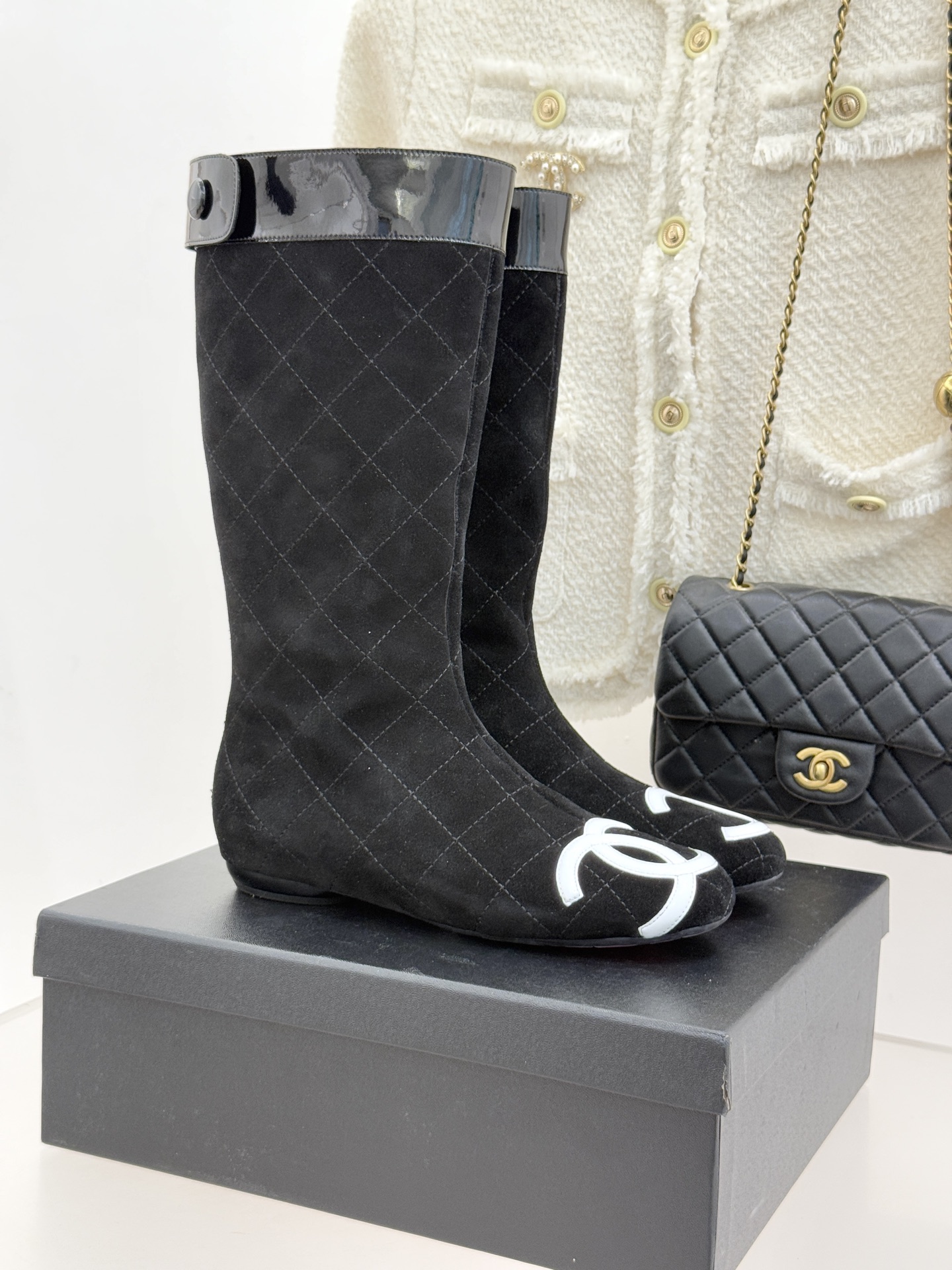 CHANE*｜小香经典大双C菱格中古中筒靴这双丽珍鞋 简直是时尚长河里的璀璨明珠它的设计极具辨识度 大双