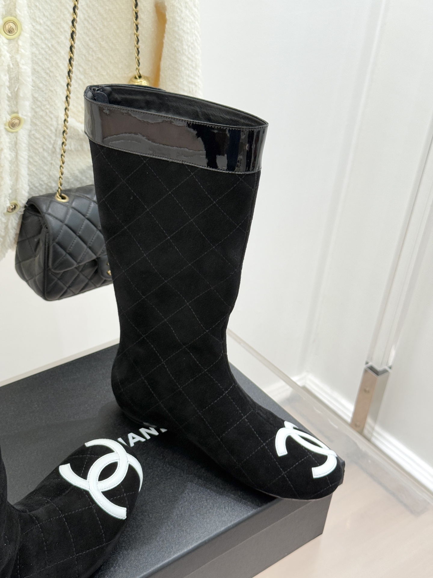 CHANE*｜小香经典大双C菱格中古中筒靴这双丽珍鞋 简直是时尚长河里的璀璨明珠它的设计极具辨识度 大双