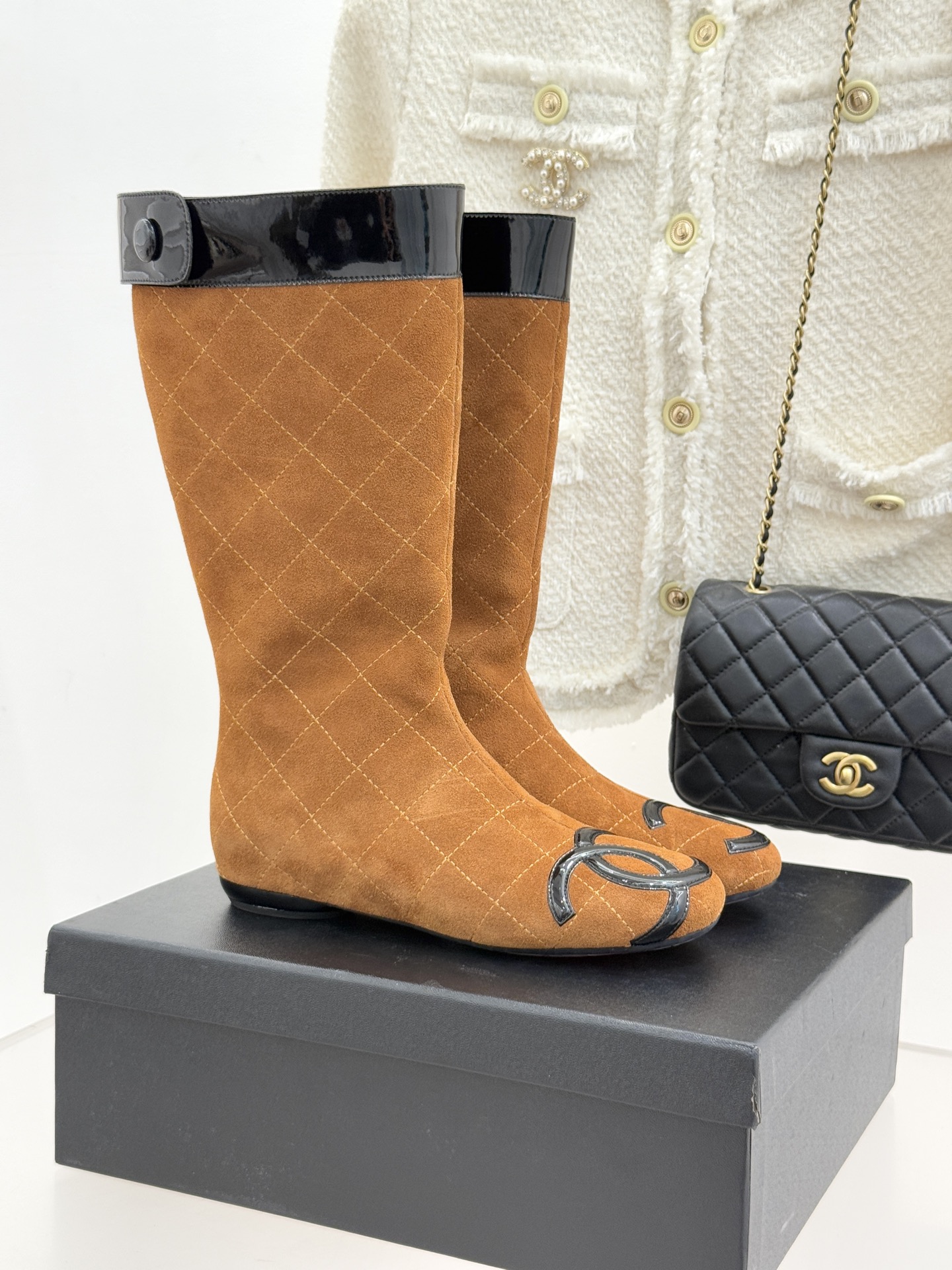 CHANE*｜小香经典大双C菱格中古中筒靴这双丽珍鞋 简直是时尚长河里的璀璨明珠它的设计极具辨识度 大双