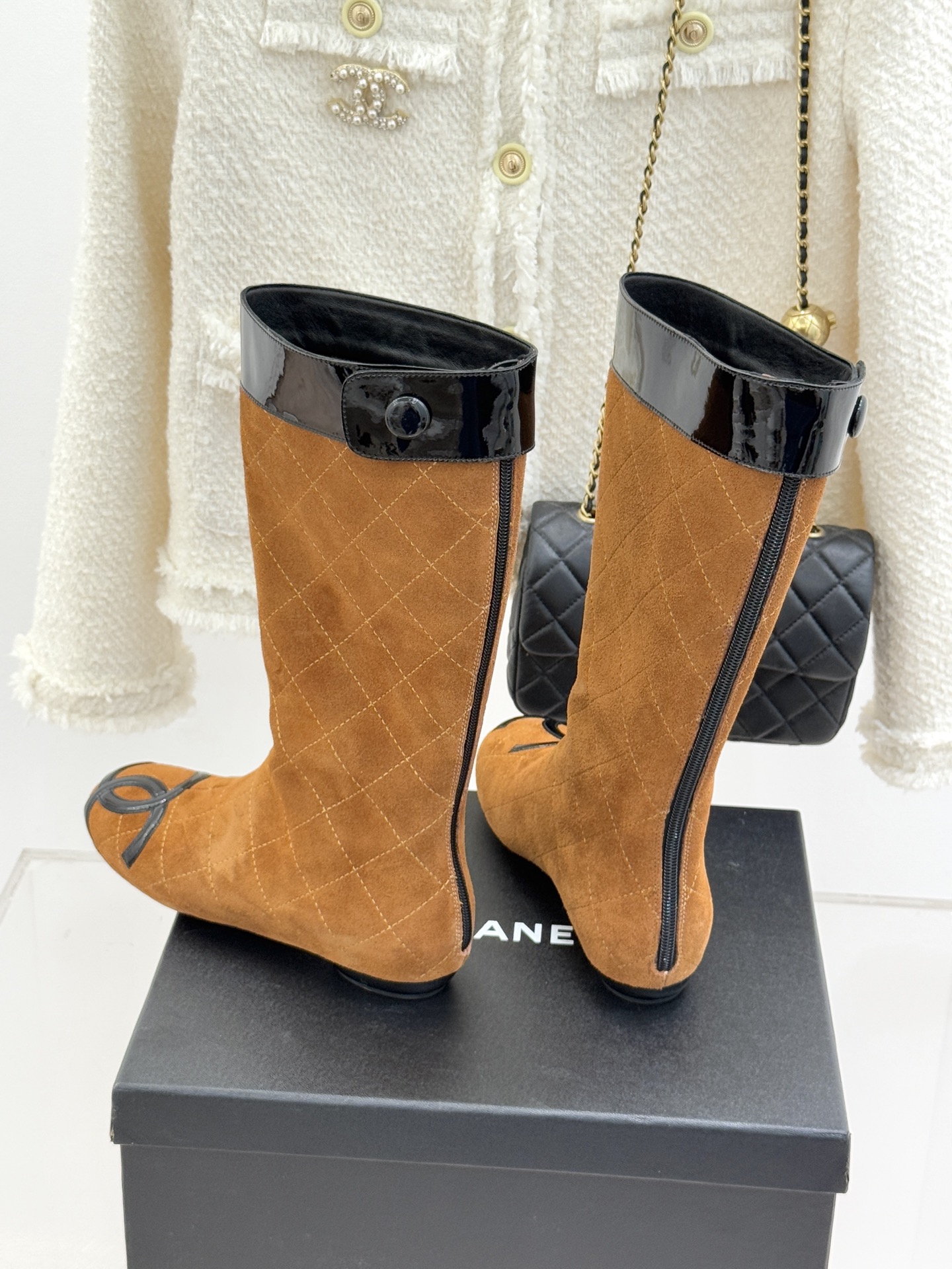 CHANE*｜小香经典大双C菱格中古中筒靴这双丽珍鞋 简直是时尚长河里的璀璨明珠它的设计极具辨识度 大双