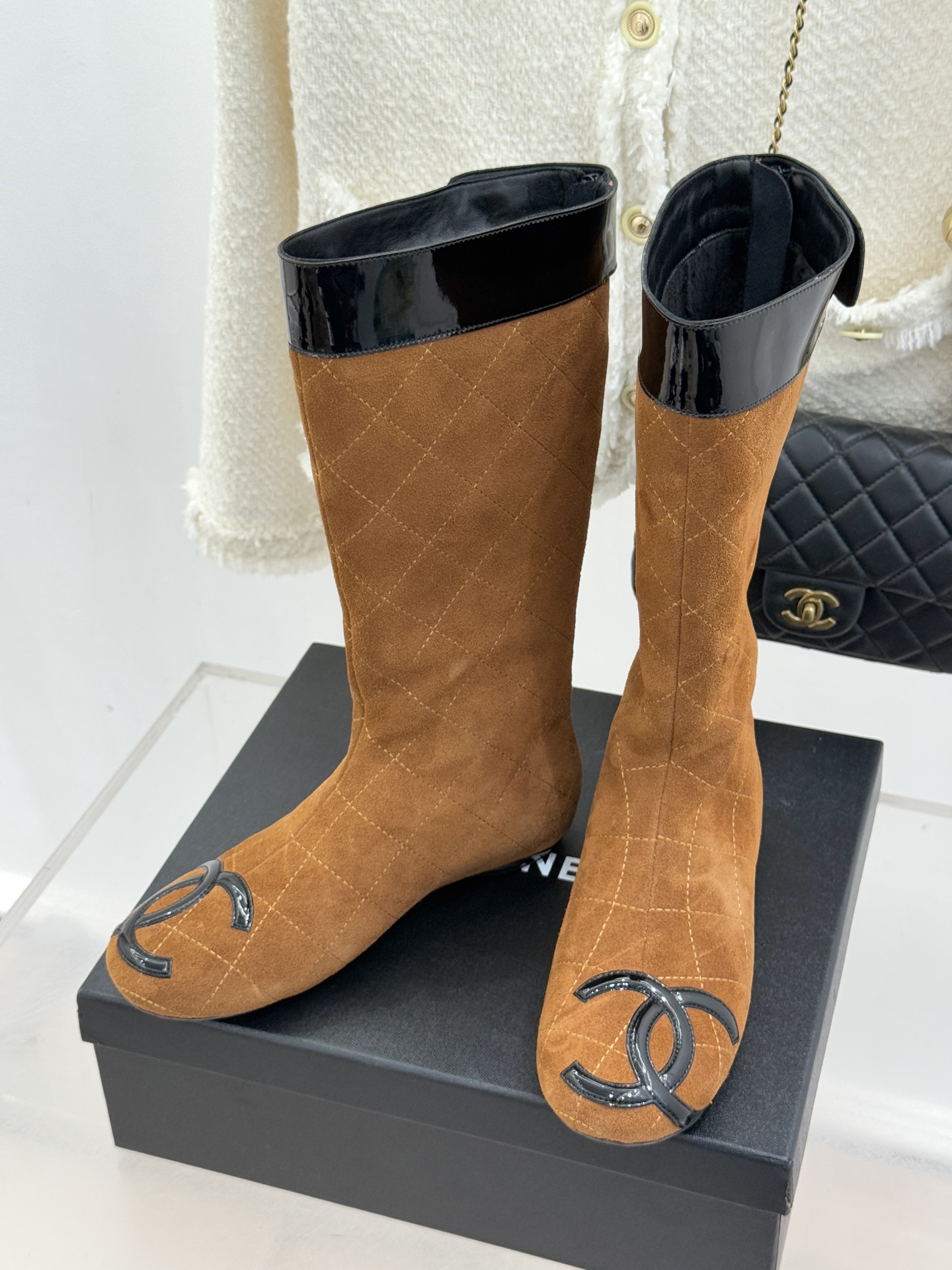 CHANE*｜小香经典大双C菱格中古中筒靴这双丽珍鞋 简直是时尚长河里的璀璨明珠它的设计极具辨识度 大双