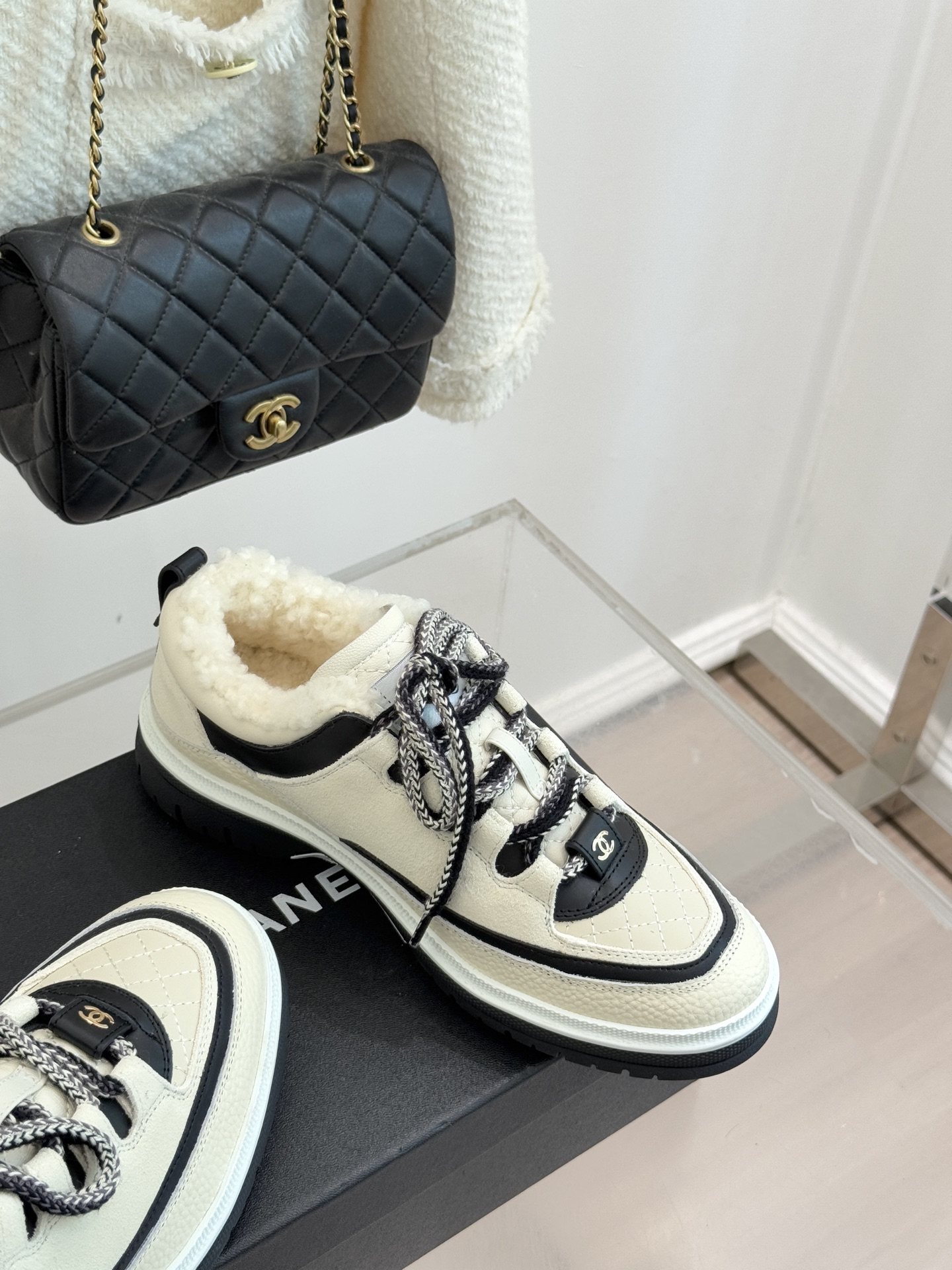 CHANE*｜小香25K早春新品复古菱格熊猫羊毛休闲鞋运动鞋简约黑白配色 勾勒永不过时的时尚轮廓 。精致