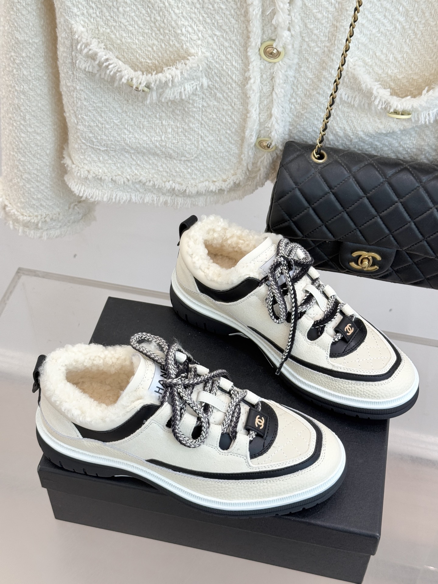 CHANE*｜小香25K早春新品复古菱格熊猫羊毛休闲鞋运动鞋简约黑白配色 勾勒永不过时的时尚轮廓 。精致