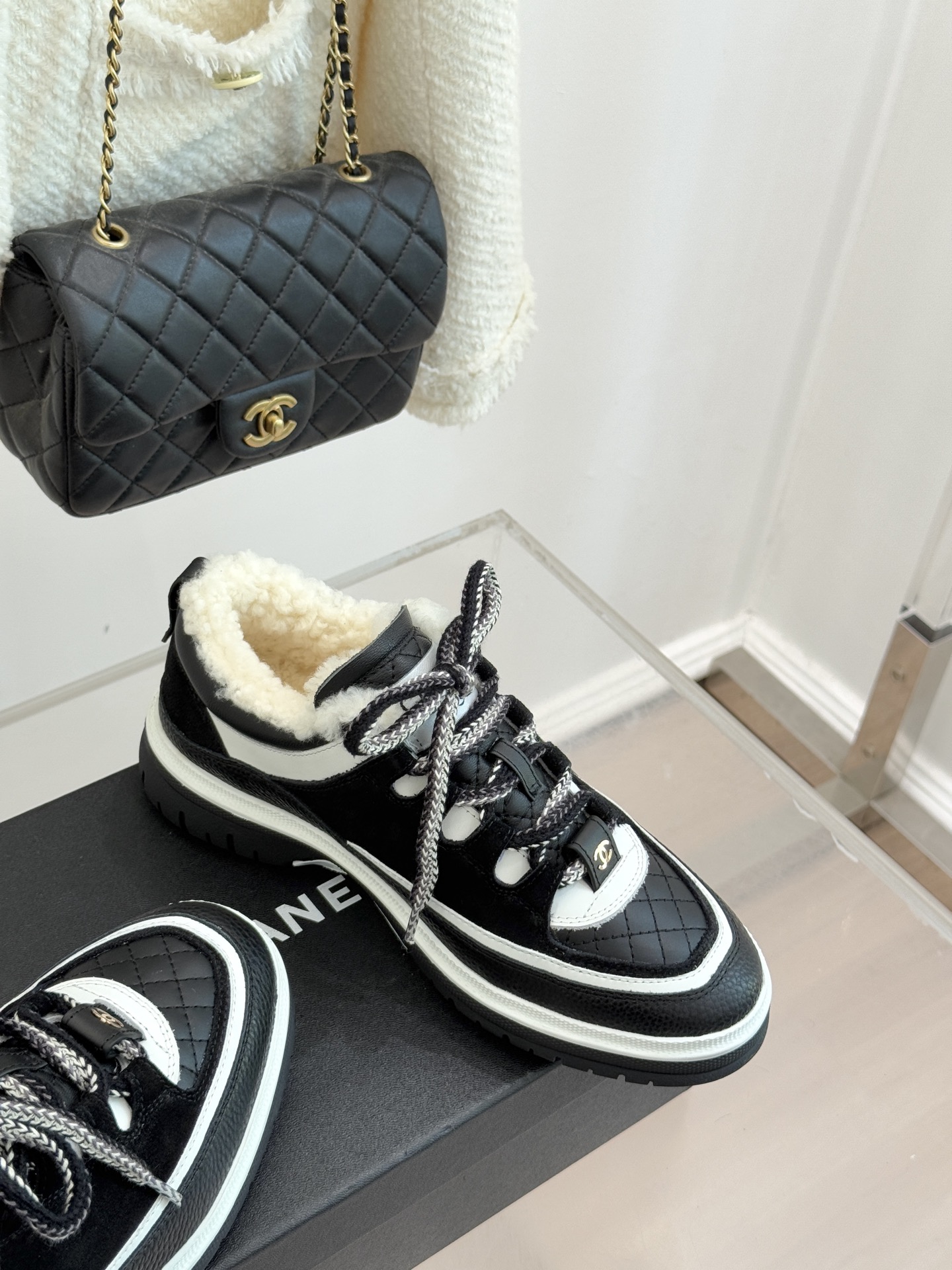 CHANE*｜小香25K早春新品复古菱格熊猫羊毛休闲鞋运动鞋简约黑白配色 勾勒永不过时的时尚轮廓 。精致
