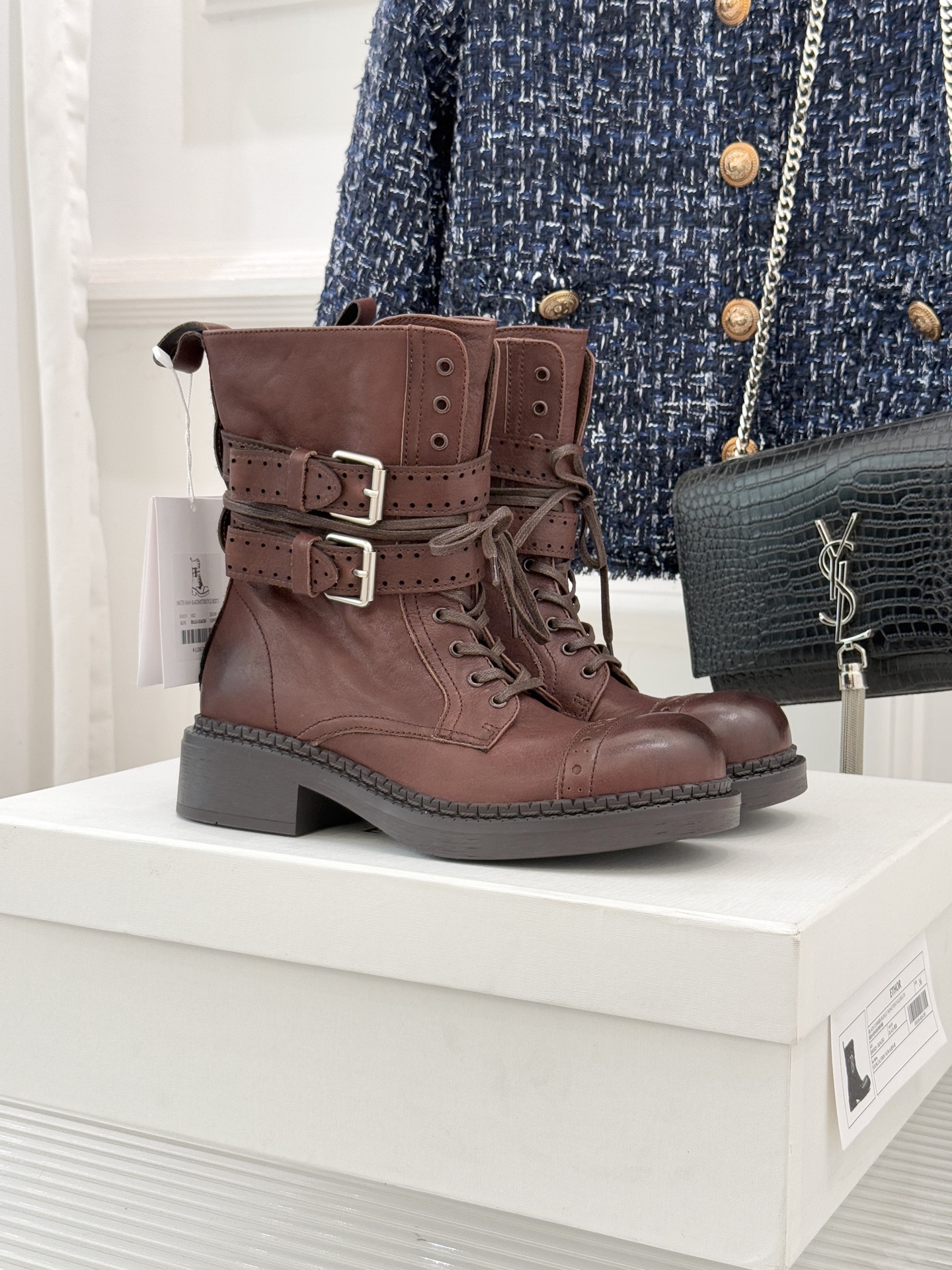 ETHOR 25WF秋冬新品复古双扣机车靴今年秋冬被这双机车靴狠狠拿捏！硬朗靴型自带酷飒气场双扣带设计注