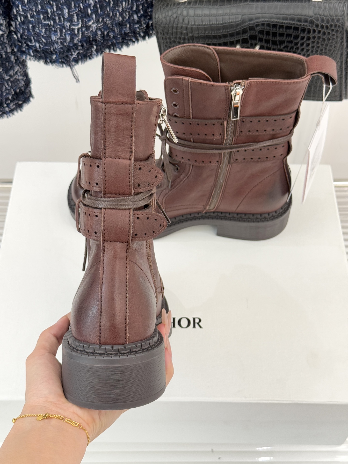 ETHOR 25WF秋冬新品复古双扣机车靴今年秋冬被这双机车靴狠狠拿捏！硬朗靴型自带酷飒气场双扣带设计注