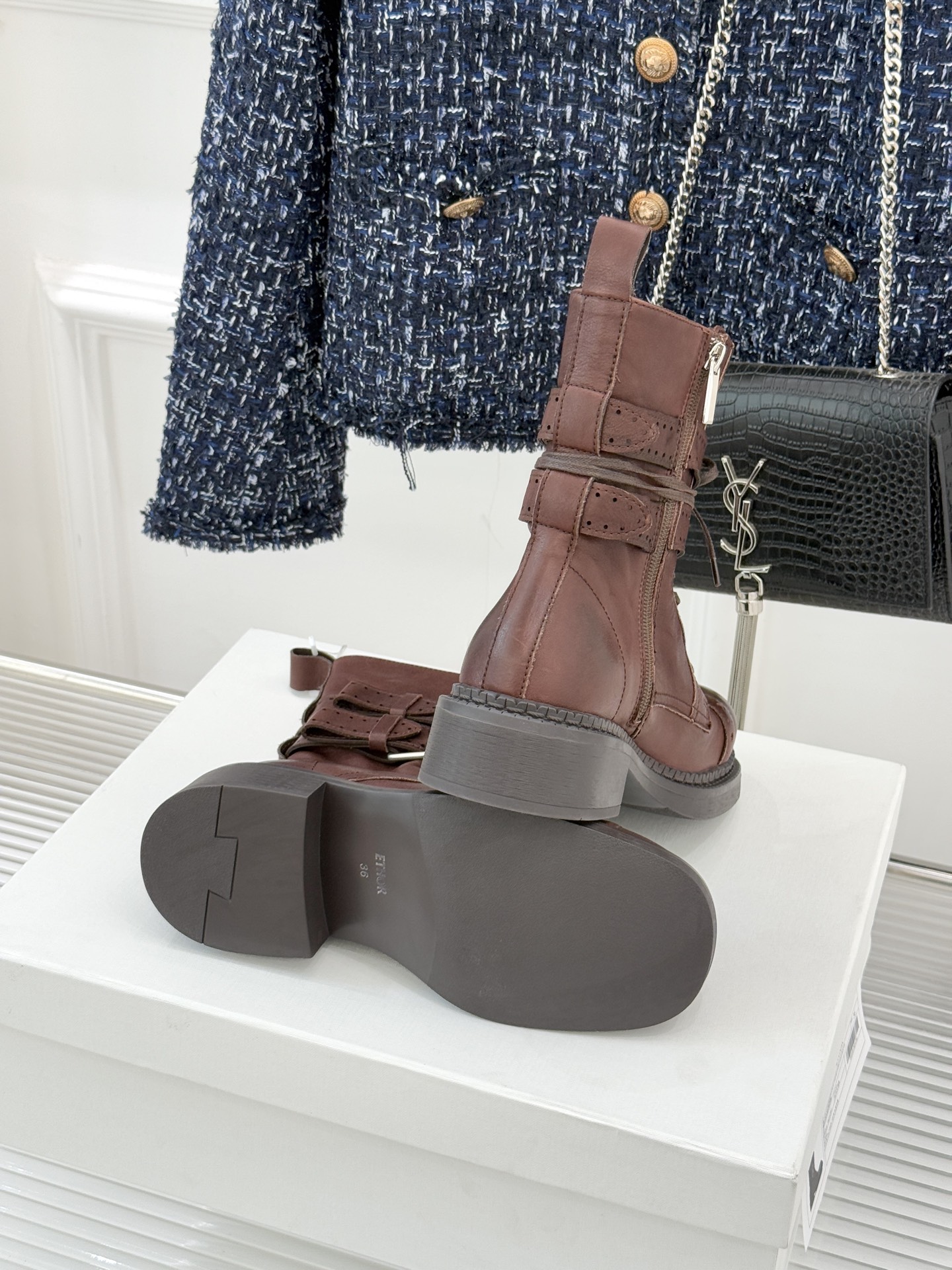 ETHOR 25WF秋冬新品复古双扣机车靴今年秋冬被这双机车靴狠狠拿捏！硬朗靴型自带酷飒气场双扣带设计注