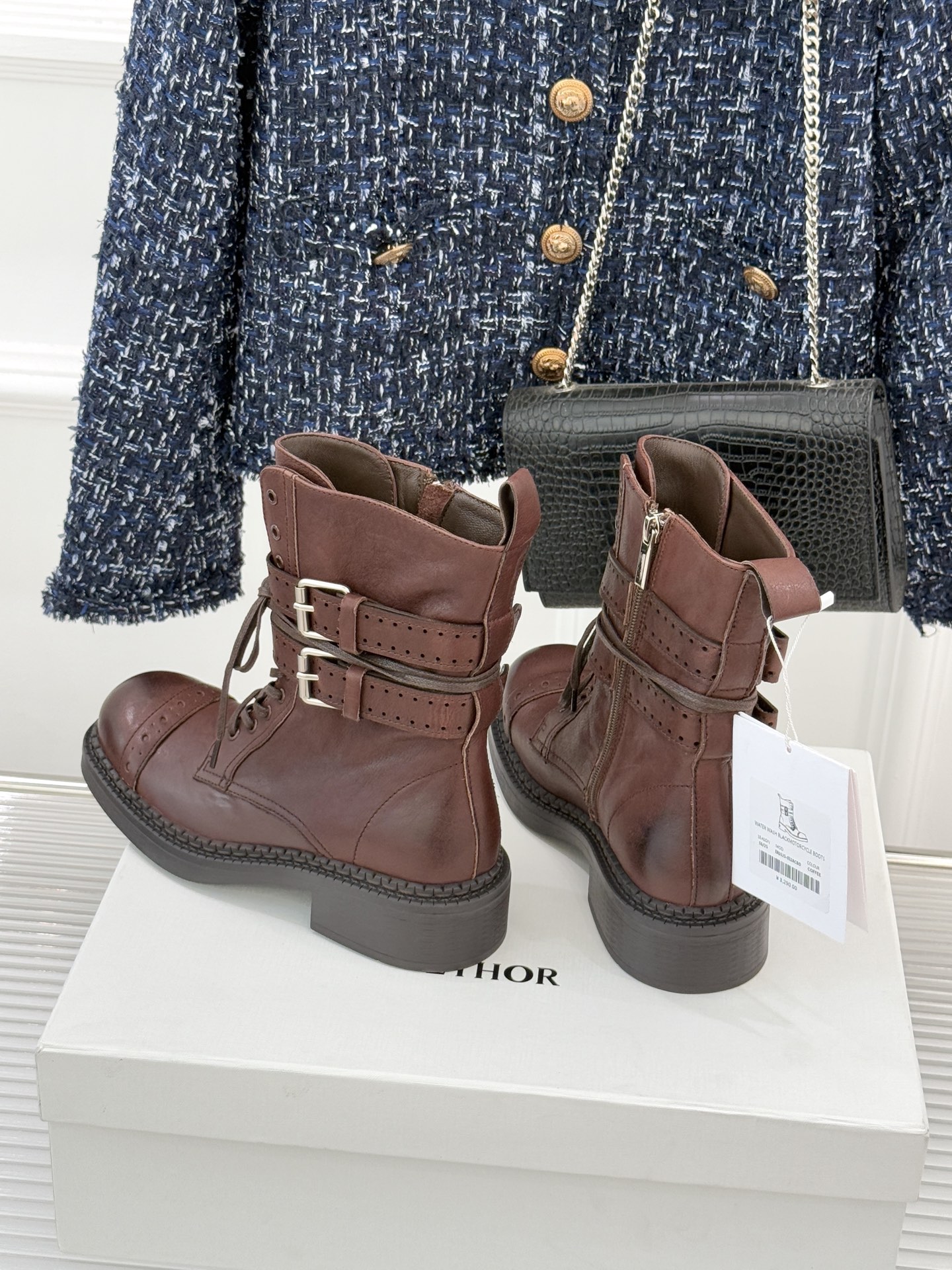 ETHOR 25WF秋冬新品复古双扣机车靴今年秋冬被这双机车靴狠狠拿捏！硬朗靴型自带酷飒气场双扣带设计注