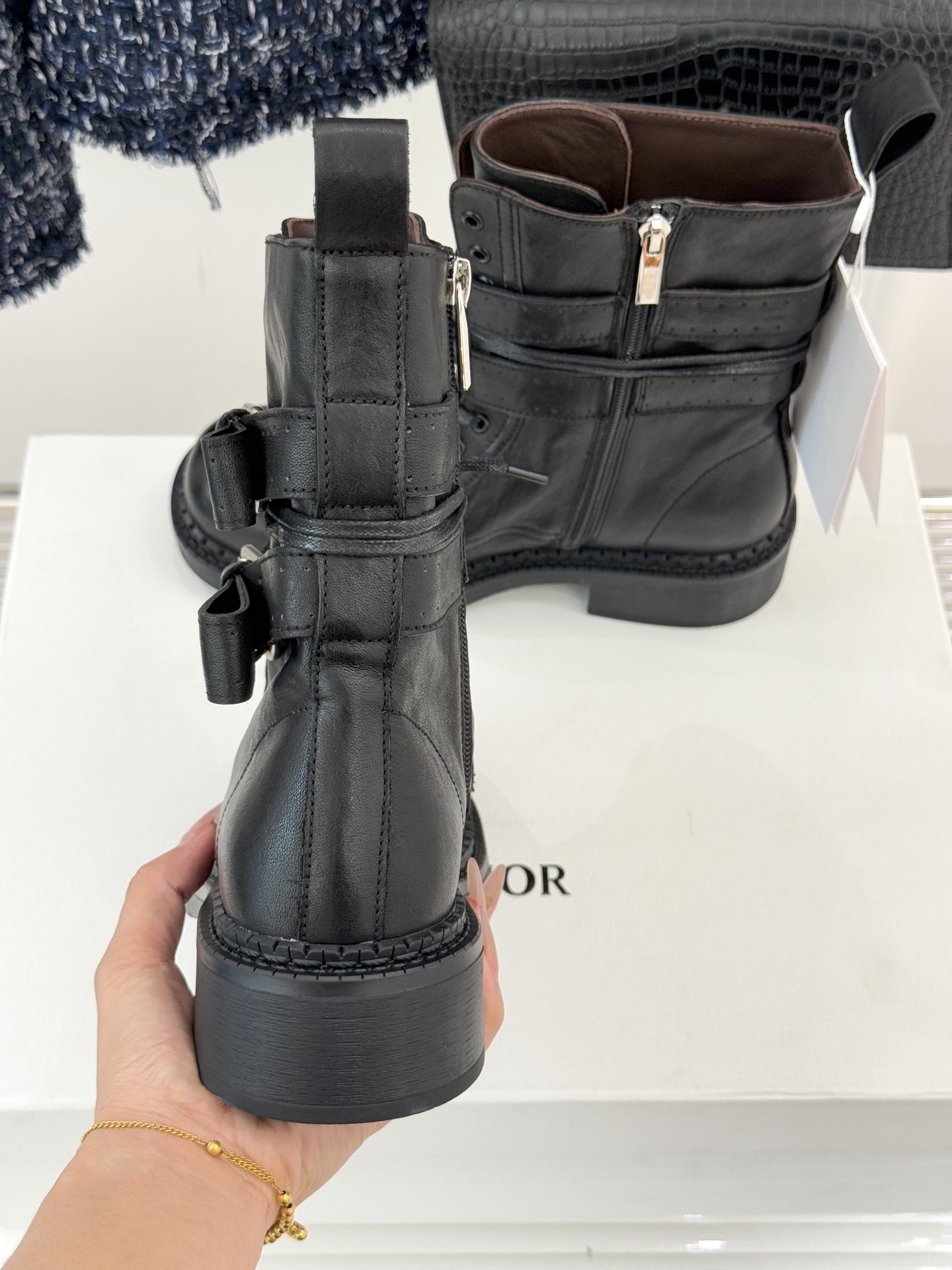 ETHOR 25WF秋冬新品复古双扣机车靴今年秋冬被这双机车靴狠狠拿捏！硬朗靴型自带酷飒气场双扣带设计注