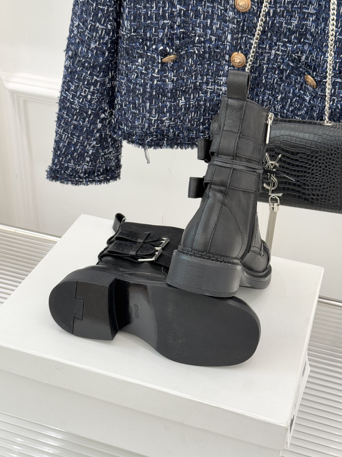 ETHOR 25WF秋冬新品复古双扣机车靴今年秋冬被这双机车靴狠狠拿捏！硬朗靴型自带酷飒气场双扣带设计注