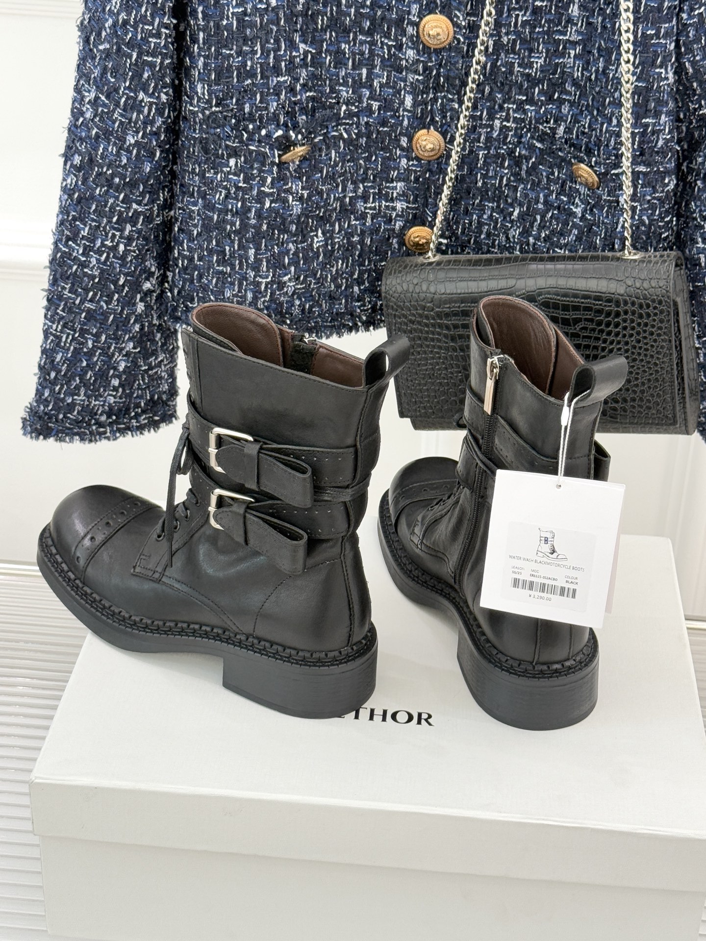 ETHOR 25WF秋冬新品复古双扣机车靴今年秋冬被这双机车靴狠狠拿捏！硬朗靴型自带酷飒气场双扣带设计注