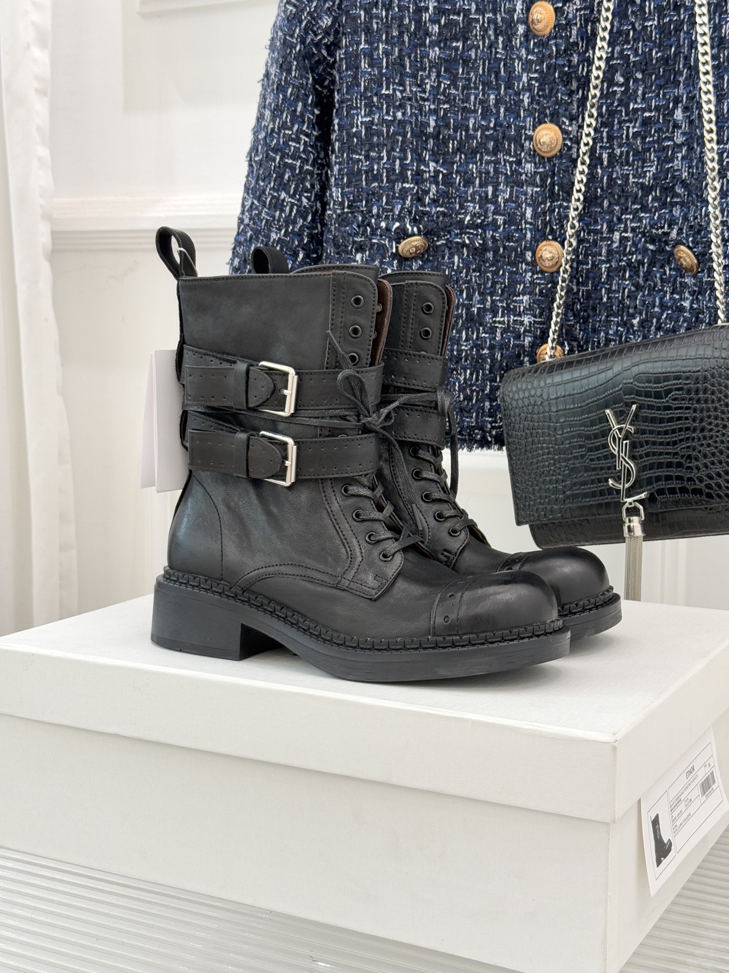 ETHOR 25WF秋冬新品复古双扣机车靴今年秋冬被这双机车靴狠狠拿捏！硬朗靴型自带酷飒气场双扣带设计注