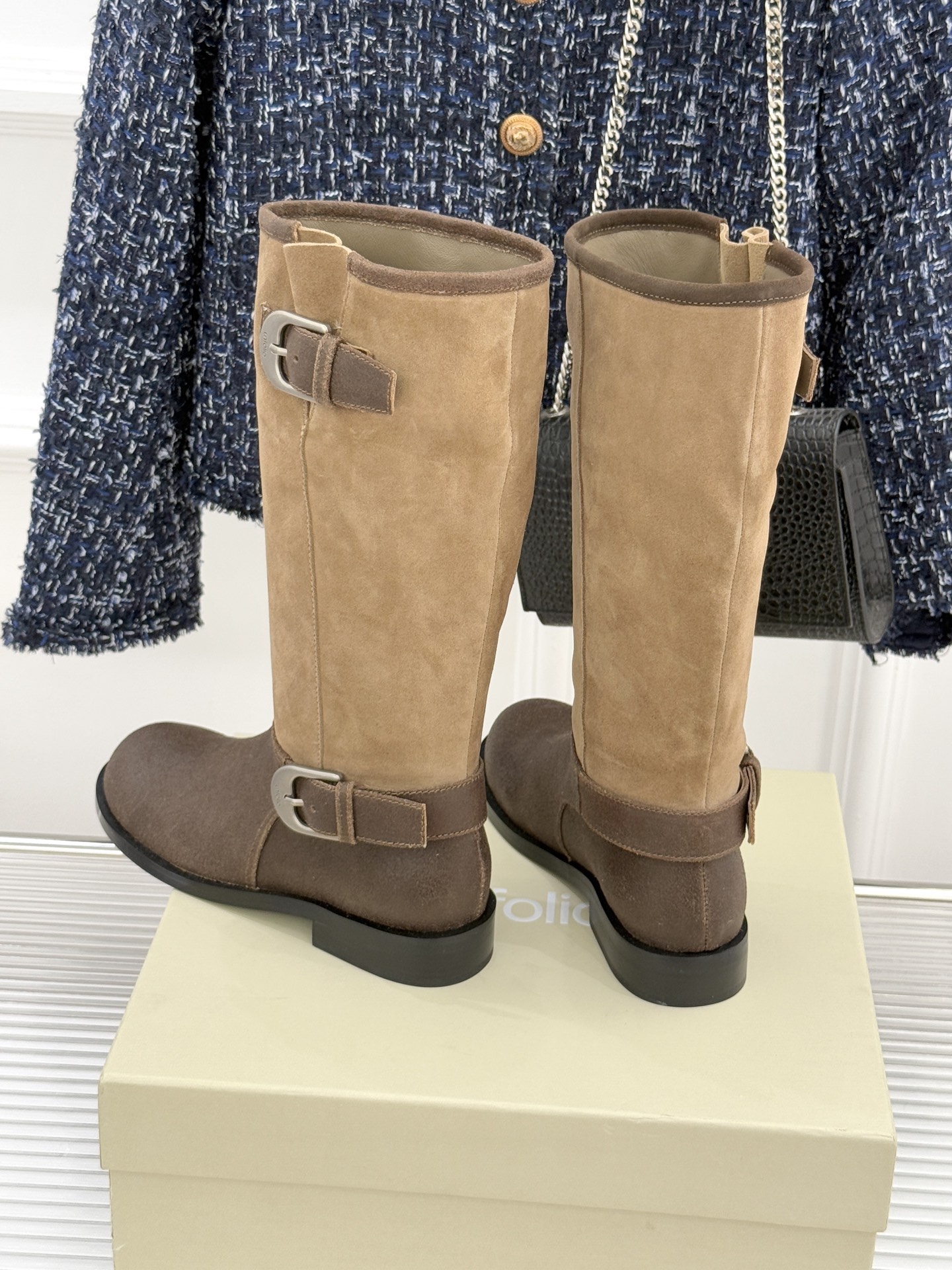 UNfolio25WF新品复古皮带扣拼色靴系列当复古风潮碰撞撞色美学这系列以标志性细节与多元风格重新定义