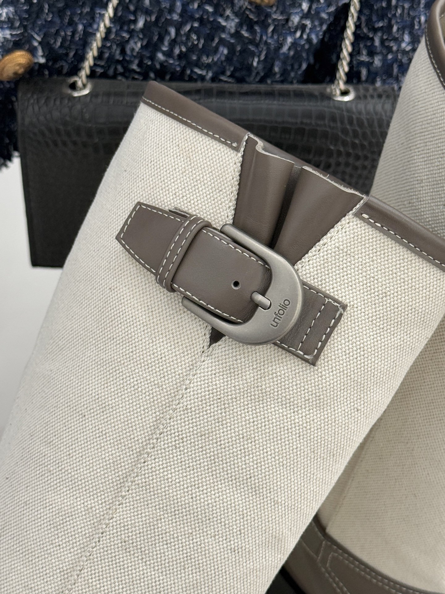 UNfolio25WF新品复古皮带扣拼色靴系列当复古风潮碰撞撞色美学这系列以标志性细节与多元风格重新定义