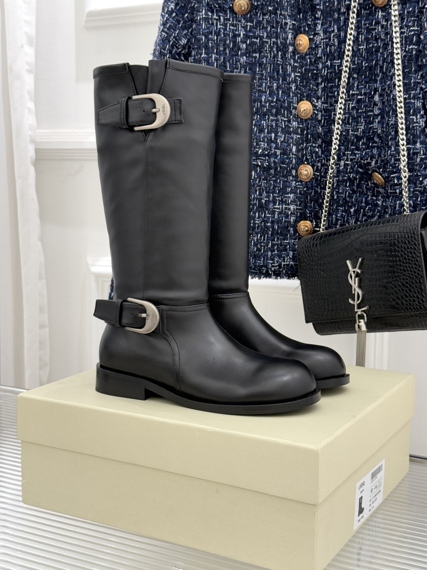 UNfolio25WF新品复古皮带扣拼色靴系列当复古风潮碰撞撞色美学这系列以标志性细节与多元风格重新定义